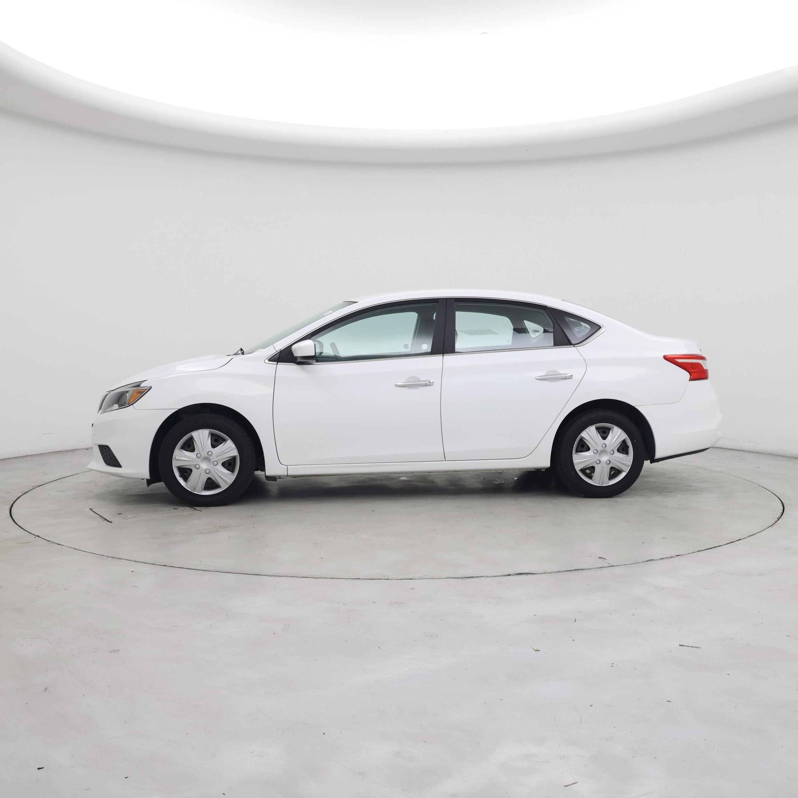 Thumbnail: 2018 Nissan Sentra - 3