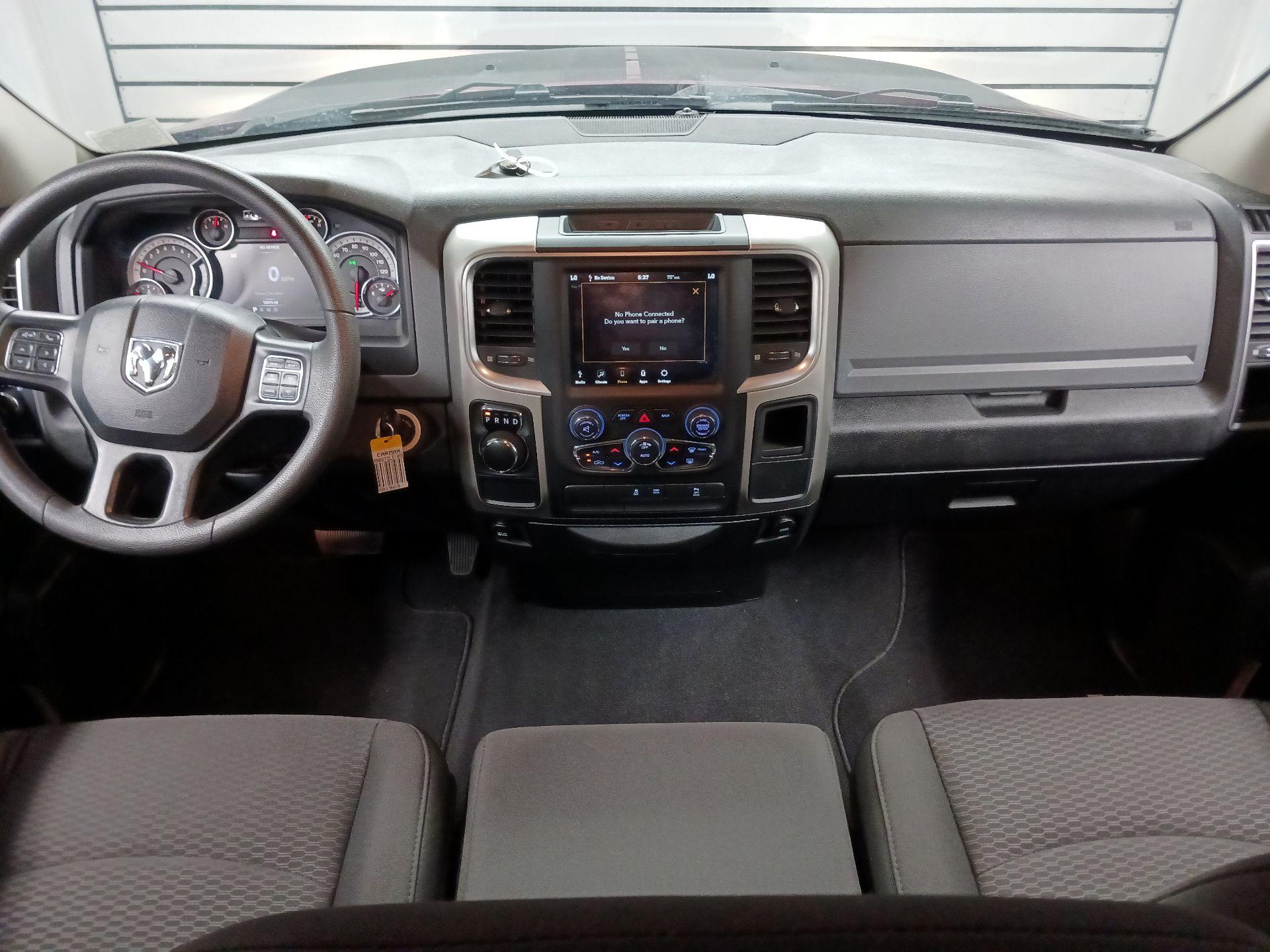 Thumbnail: 2020 RAM 1500 Classic - 9