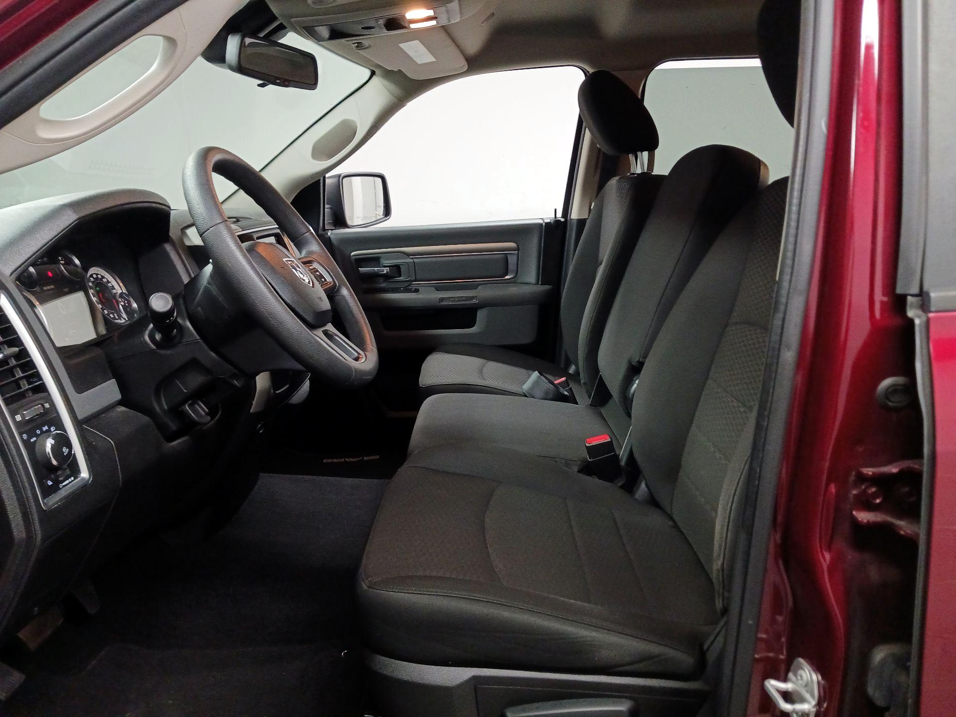 Thumbnail: 2020 RAM 1500 Classic - 11