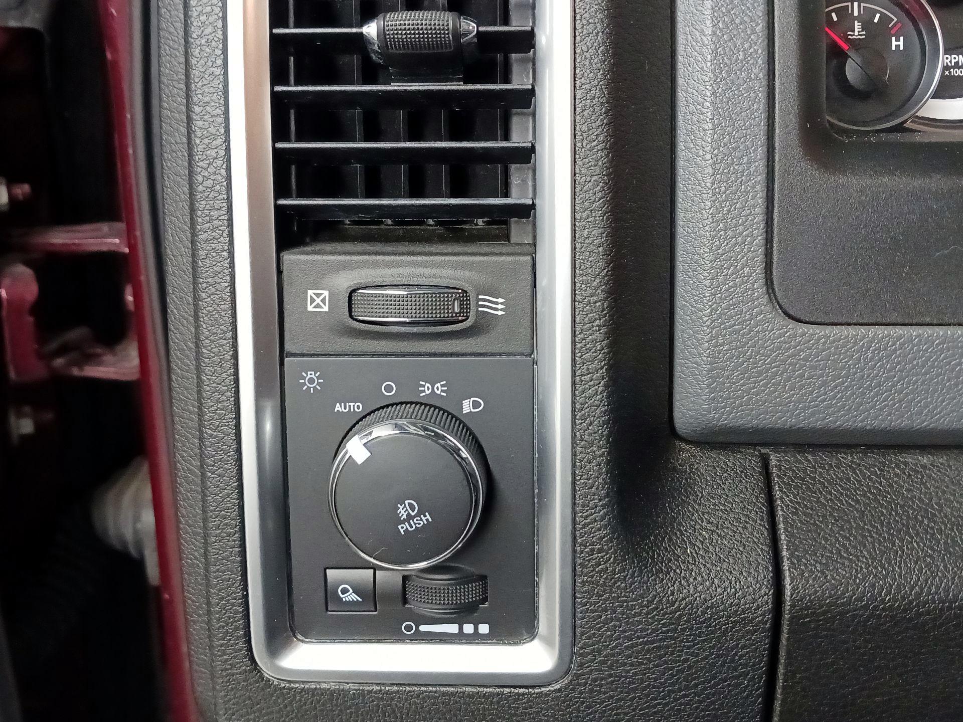 Thumbnail: 2020 RAM 1500 Classic - 13