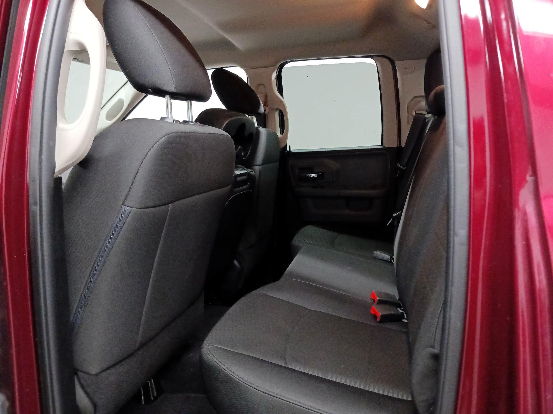 Thumbnail: 2020 RAM 1500 Classic - 18