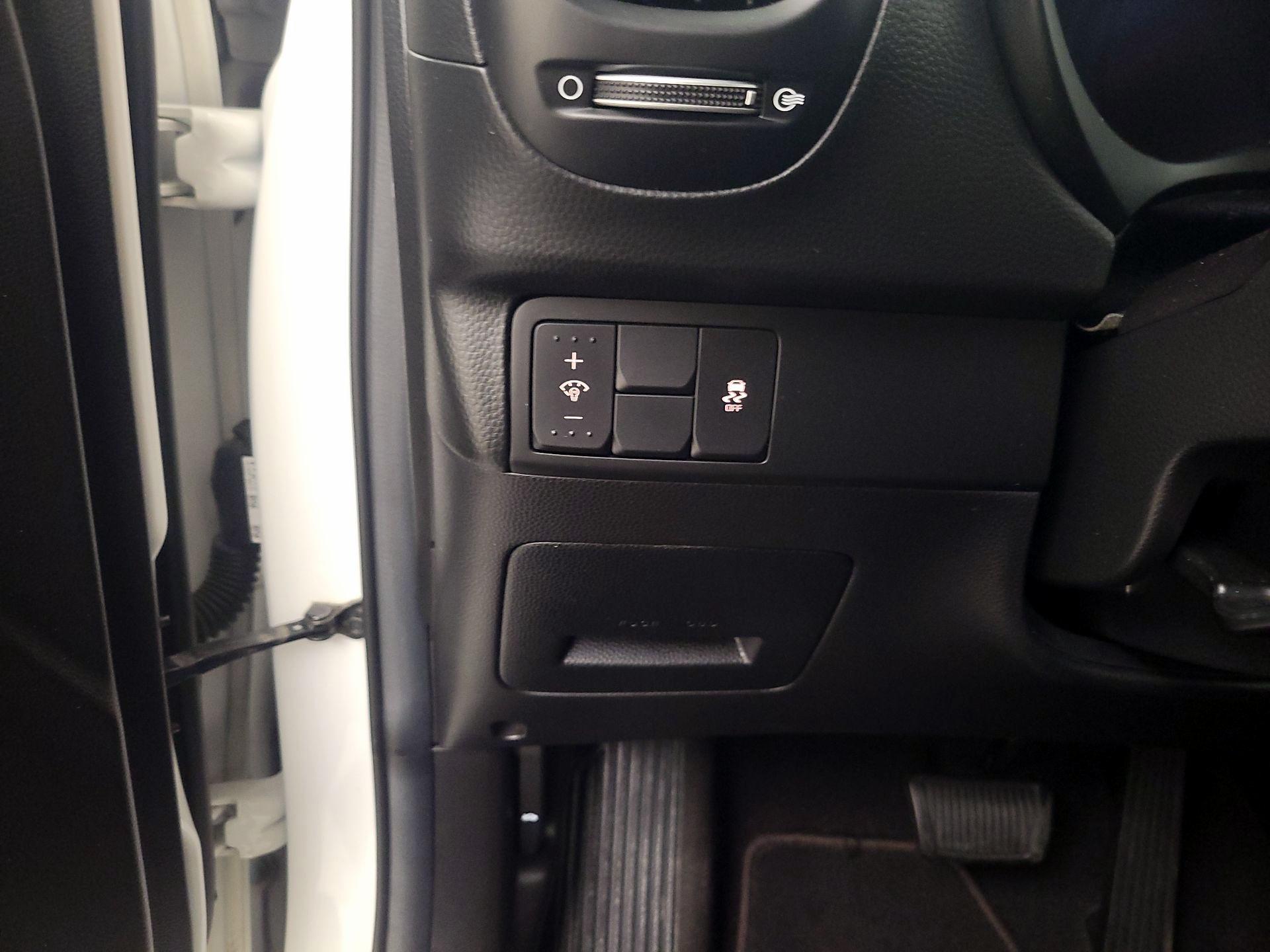 Thumbnail: 2019 Kia Soul - 13