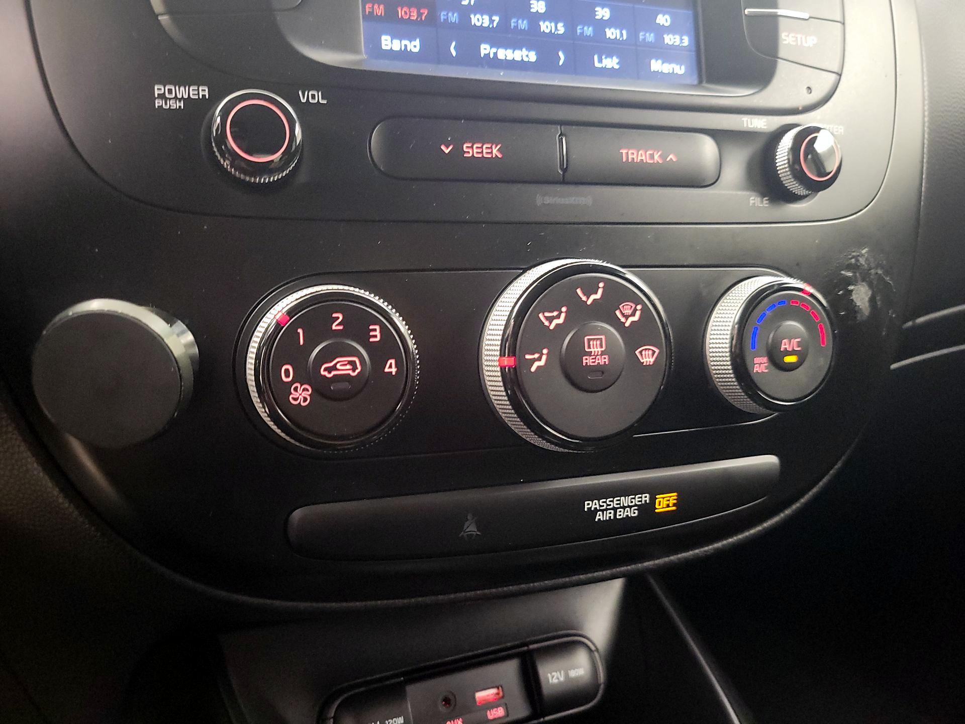 Thumbnail: 2019 Kia Soul - 16