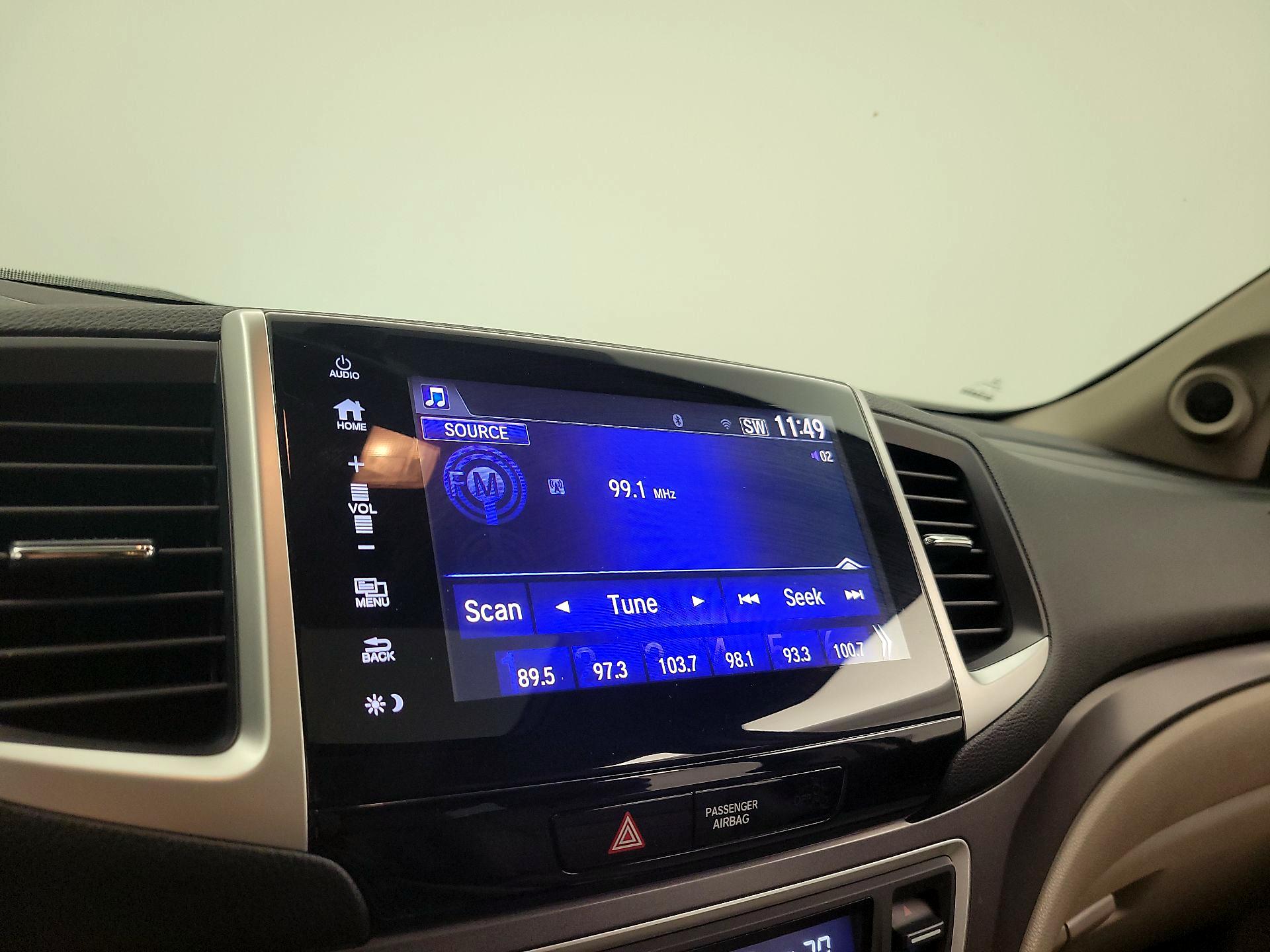 Thumbnail: 2017 Honda Pilot - 15