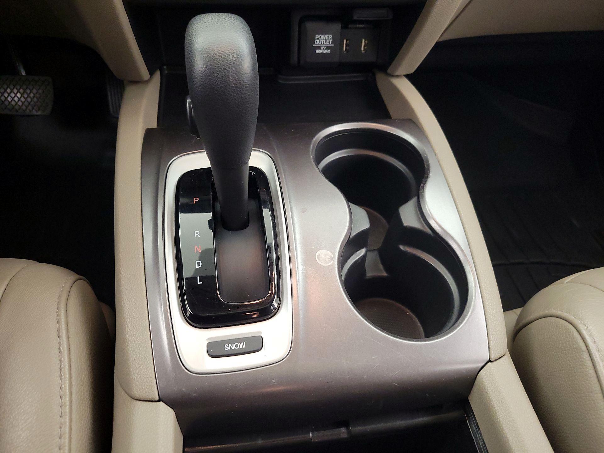 Thumbnail: 2017 Honda Pilot - 17