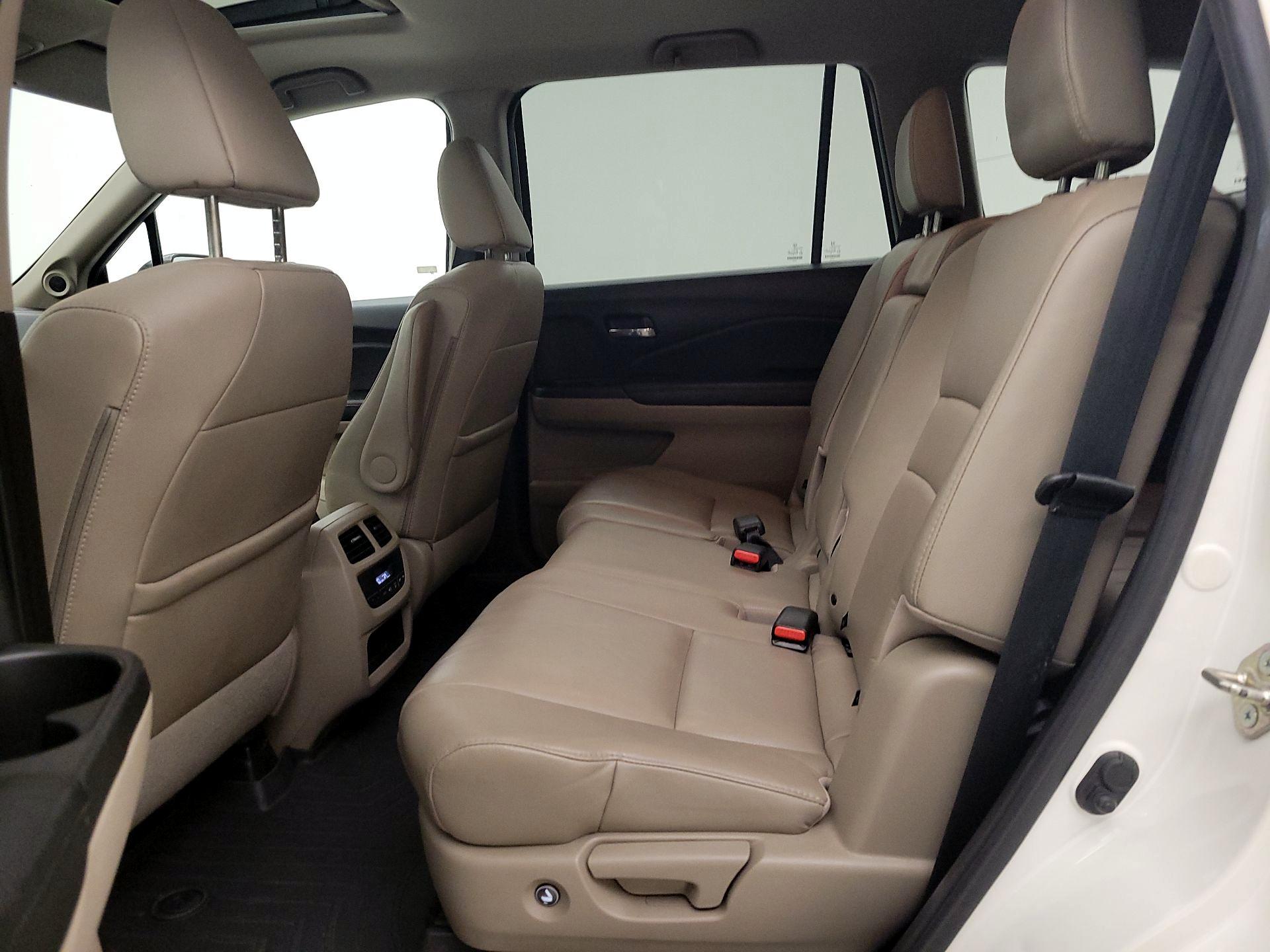 Thumbnail: 2017 Honda Pilot - 20