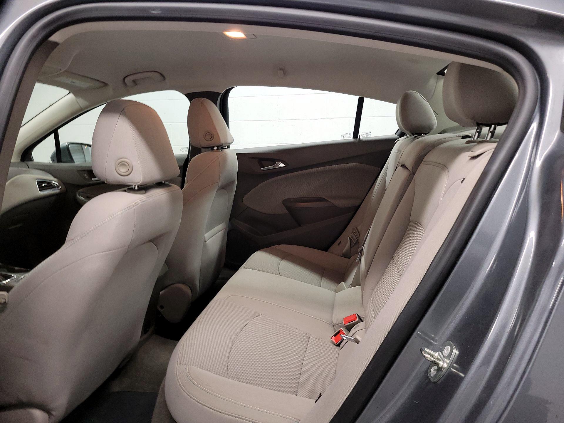 Thumbnail: 2018 Chevrolet Cruze - 17