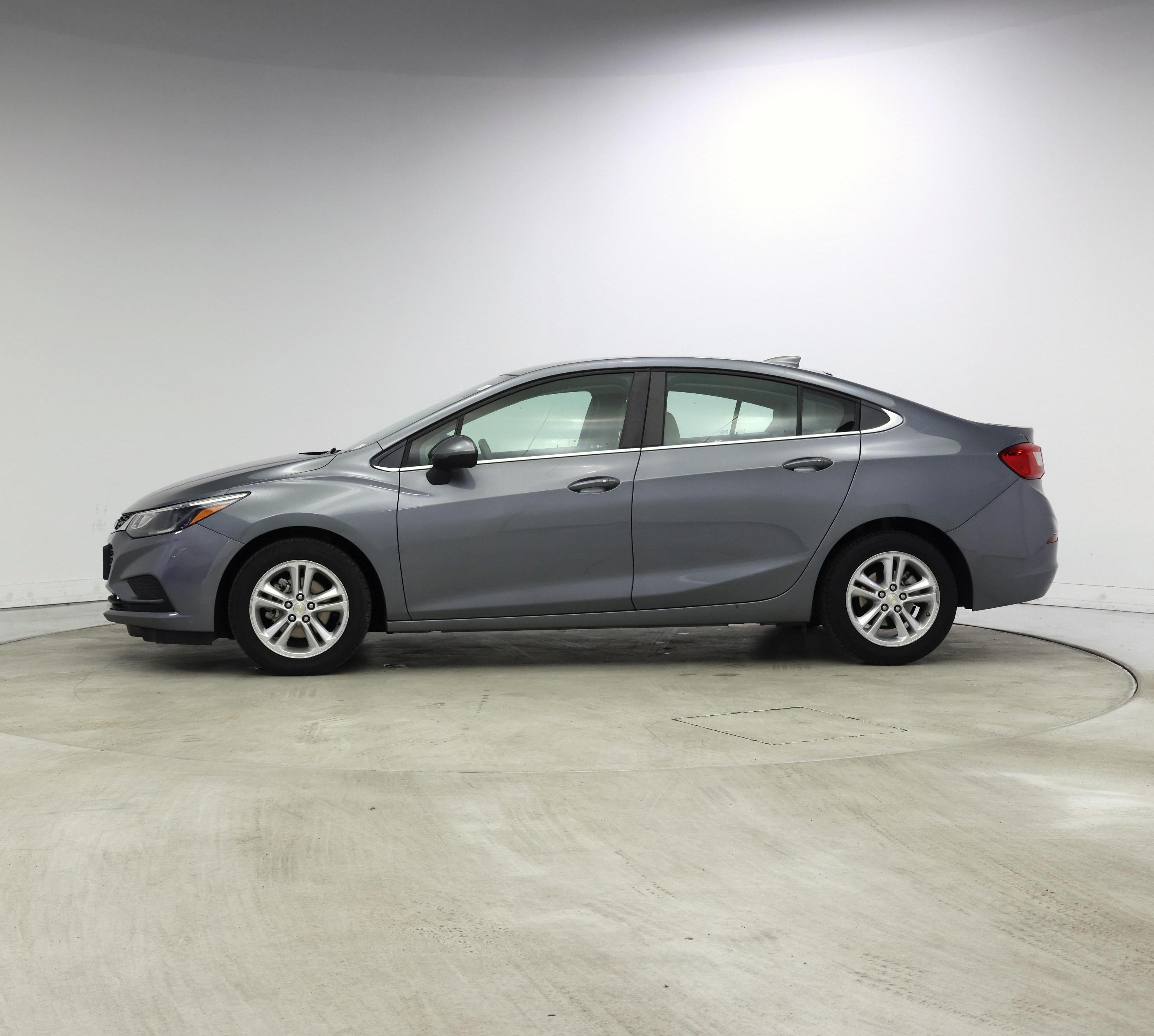 Thumbnail: 2018 Chevrolet Cruze - 3