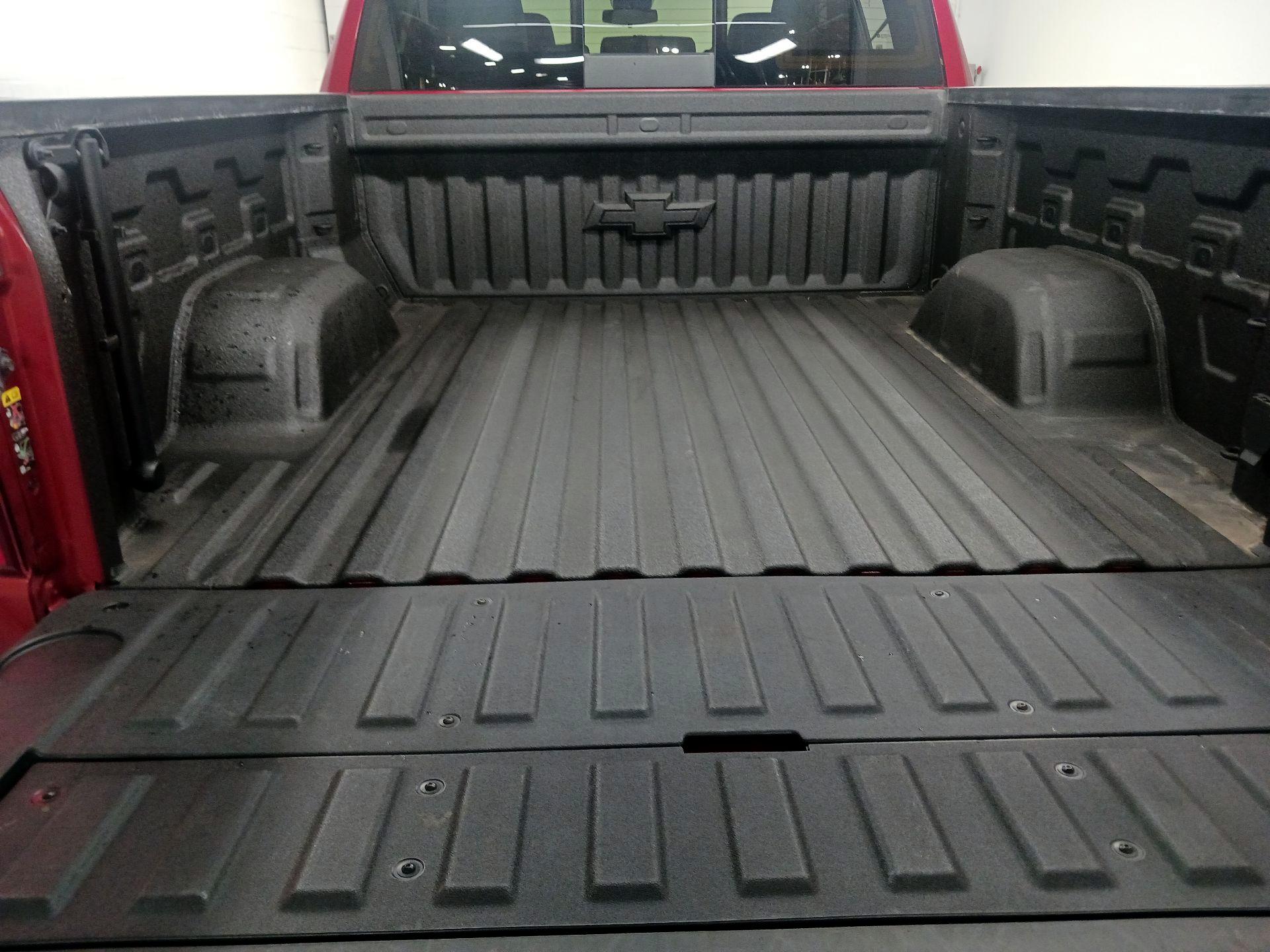 Thumbnail: 2022 Chevrolet Silverado 1500 - 17