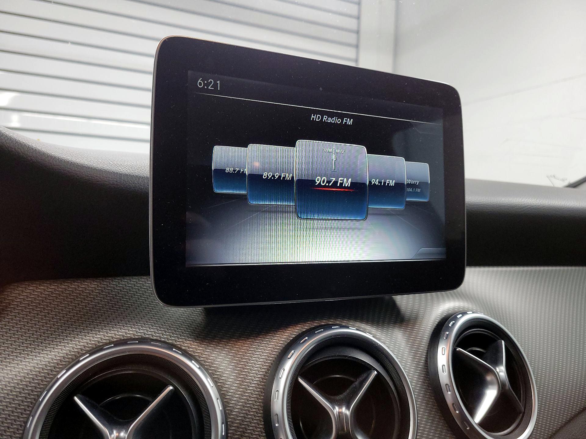 Thumbnail: 2017 Mercedes-Benz GLA - 14