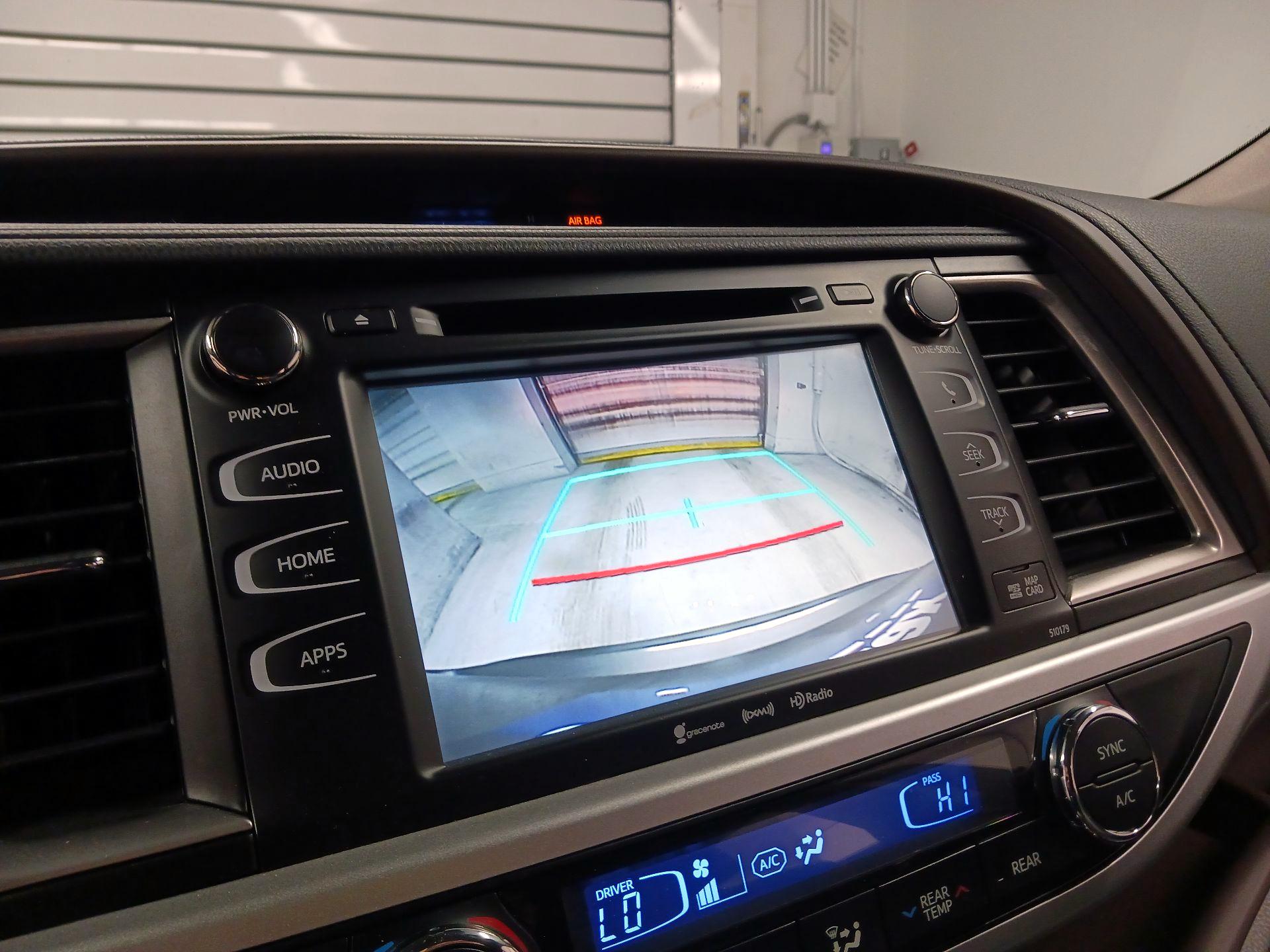 Thumbnail: 2017 Toyota Highlander - 15