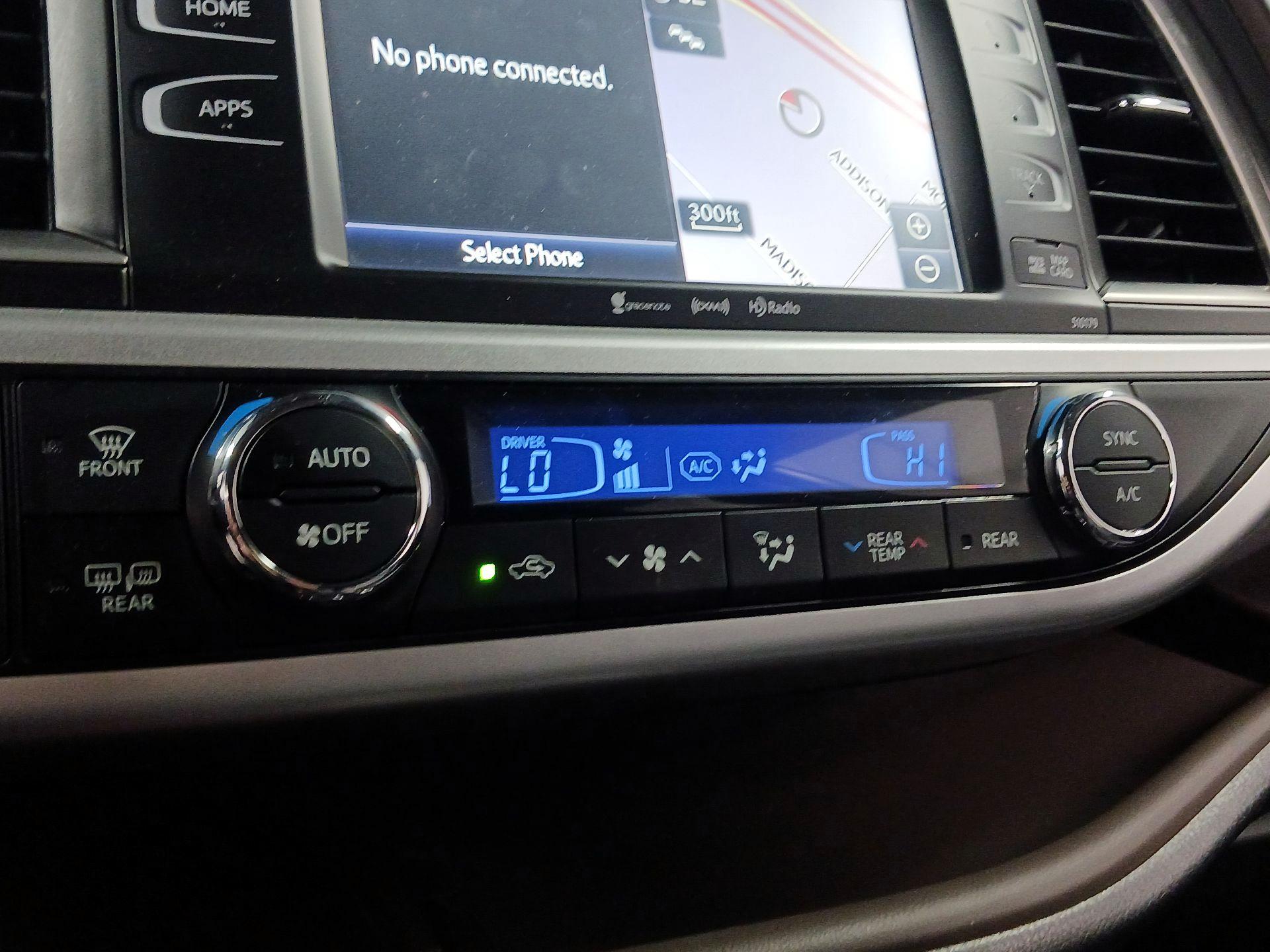 Thumbnail: 2017 Toyota Highlander - 17