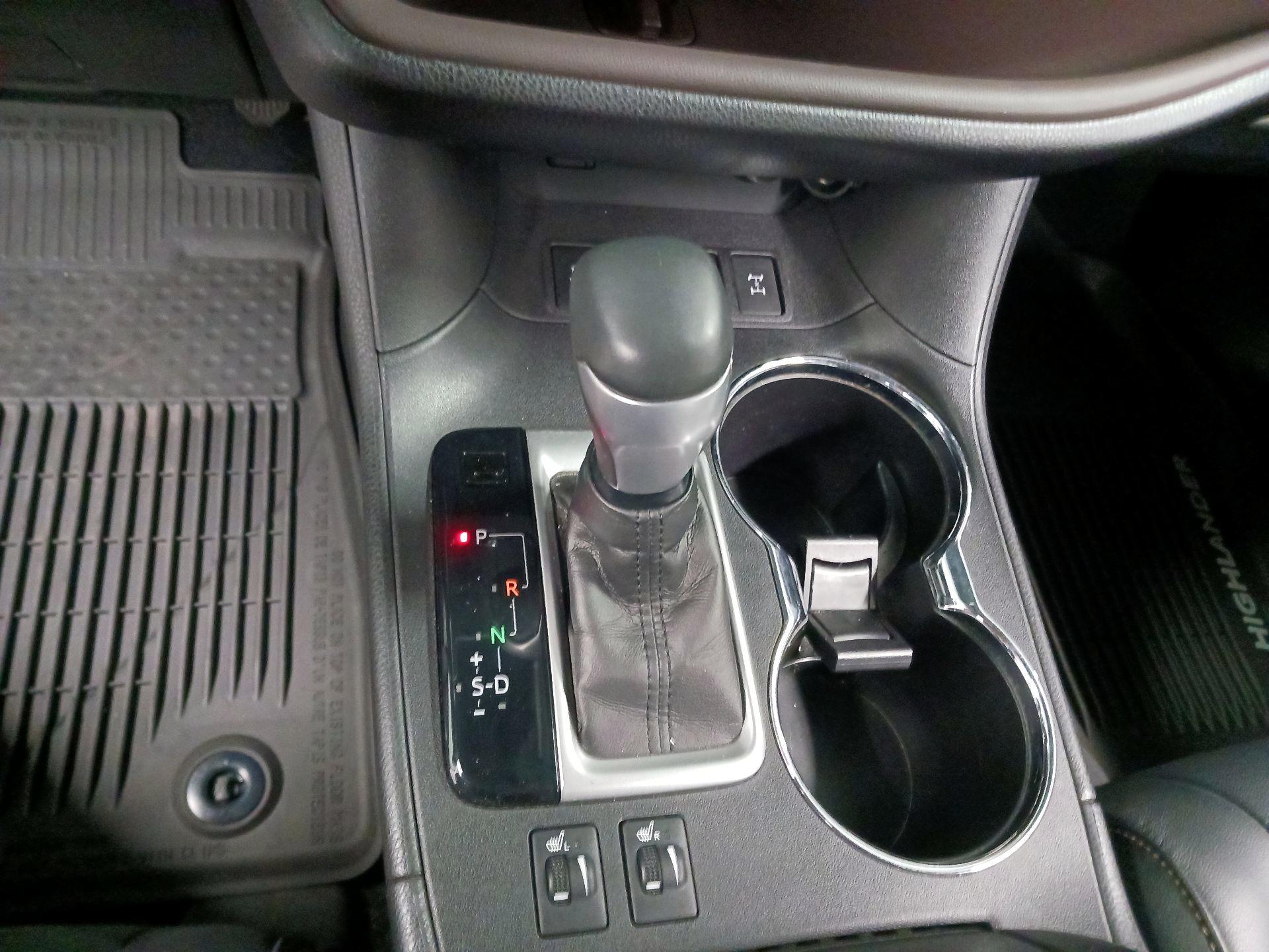 Thumbnail: 2017 Toyota Highlander - 18