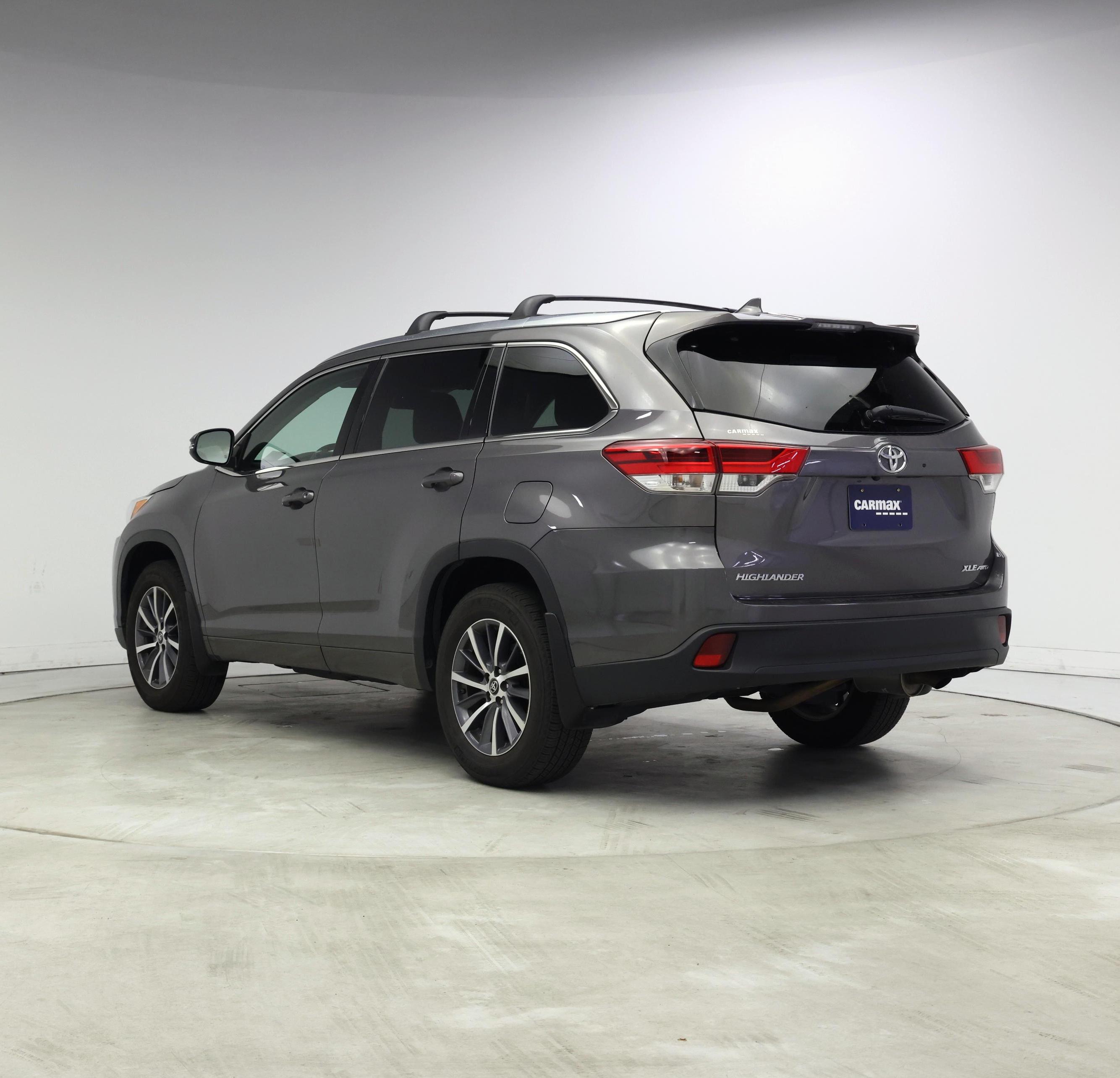 Thumbnail: 2017 Toyota Highlander - 2