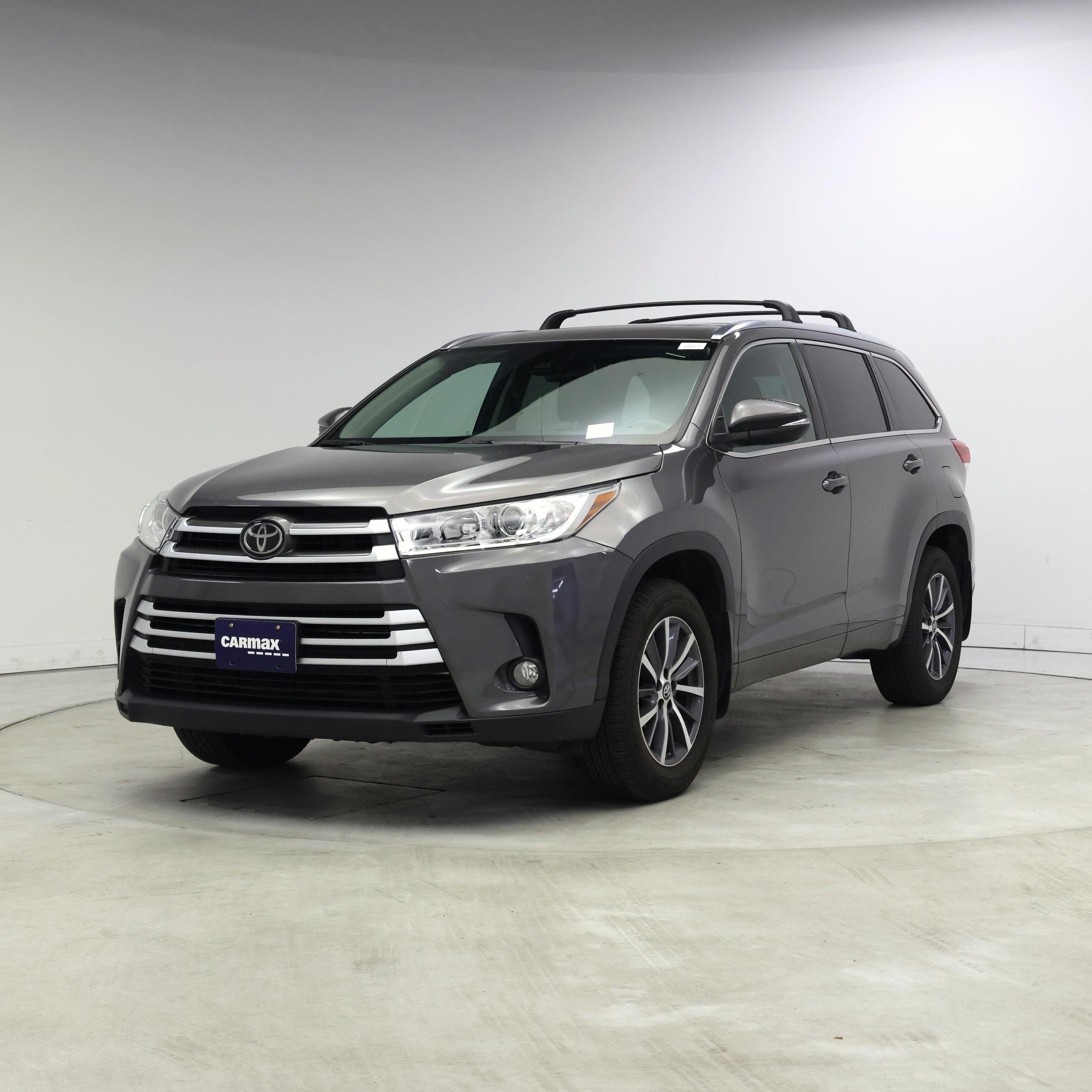Thumbnail: 2017 Toyota Highlander - 4