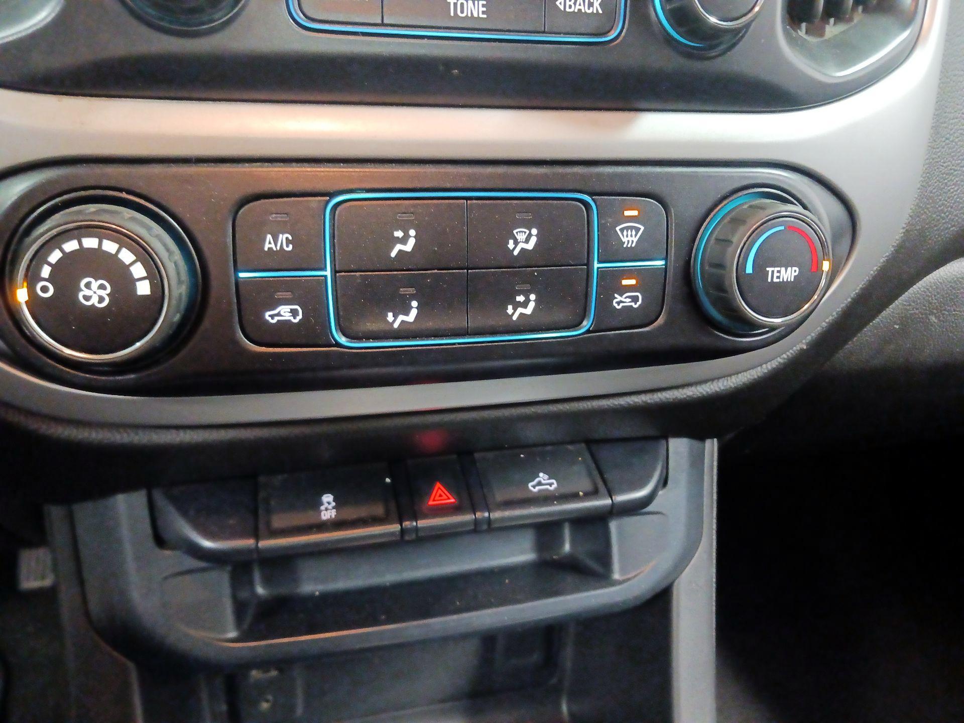 Thumbnail: 2015 Chevrolet Colorado - 16