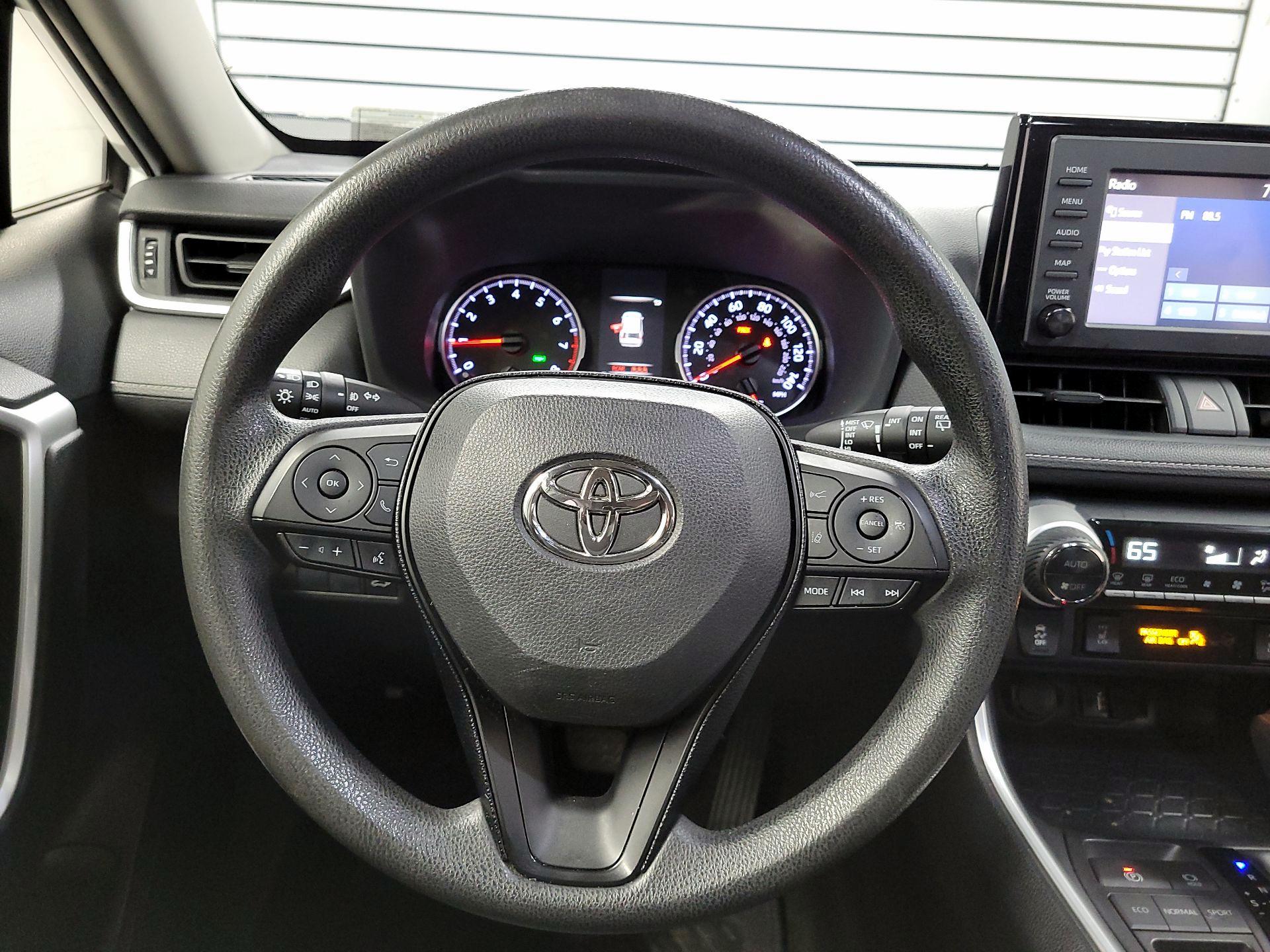 Thumbnail: 2019 Toyota RAV4 - 10