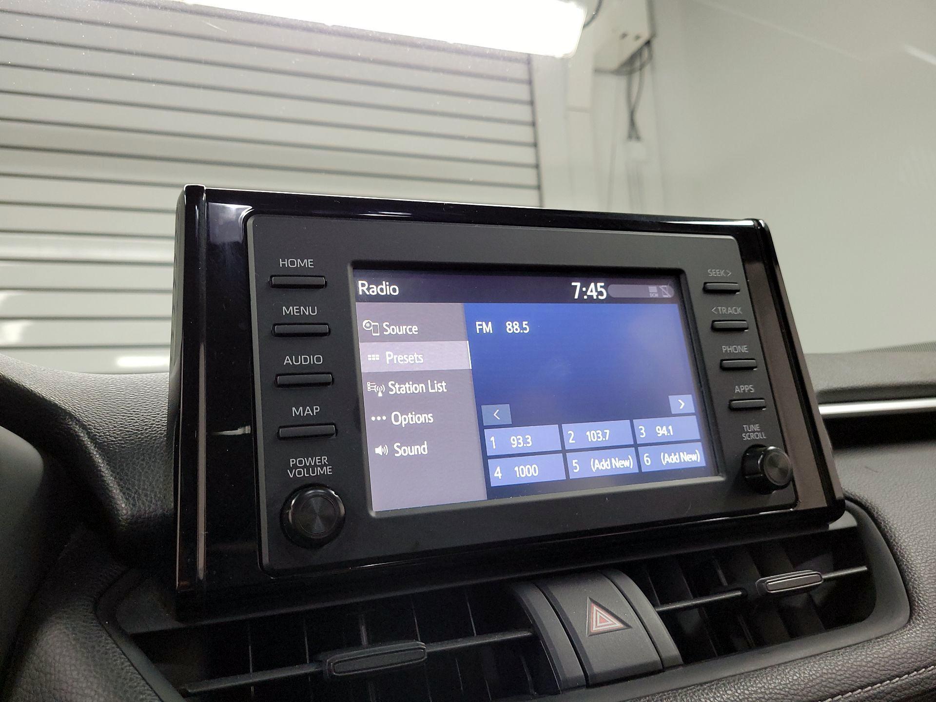 Thumbnail: 2019 Toyota RAV4 - 15