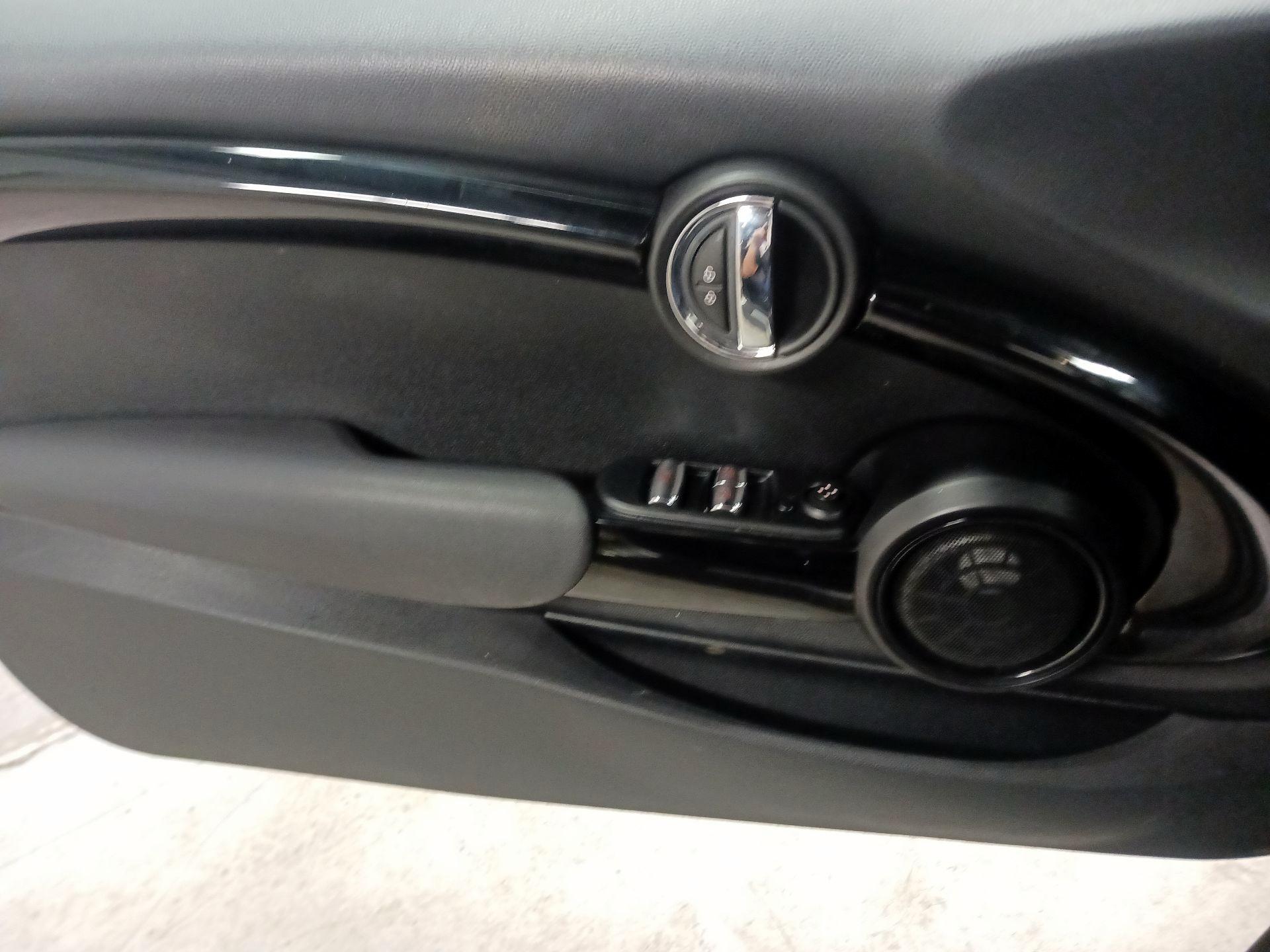 Thumbnail: 2019 MINI Cooper - 12