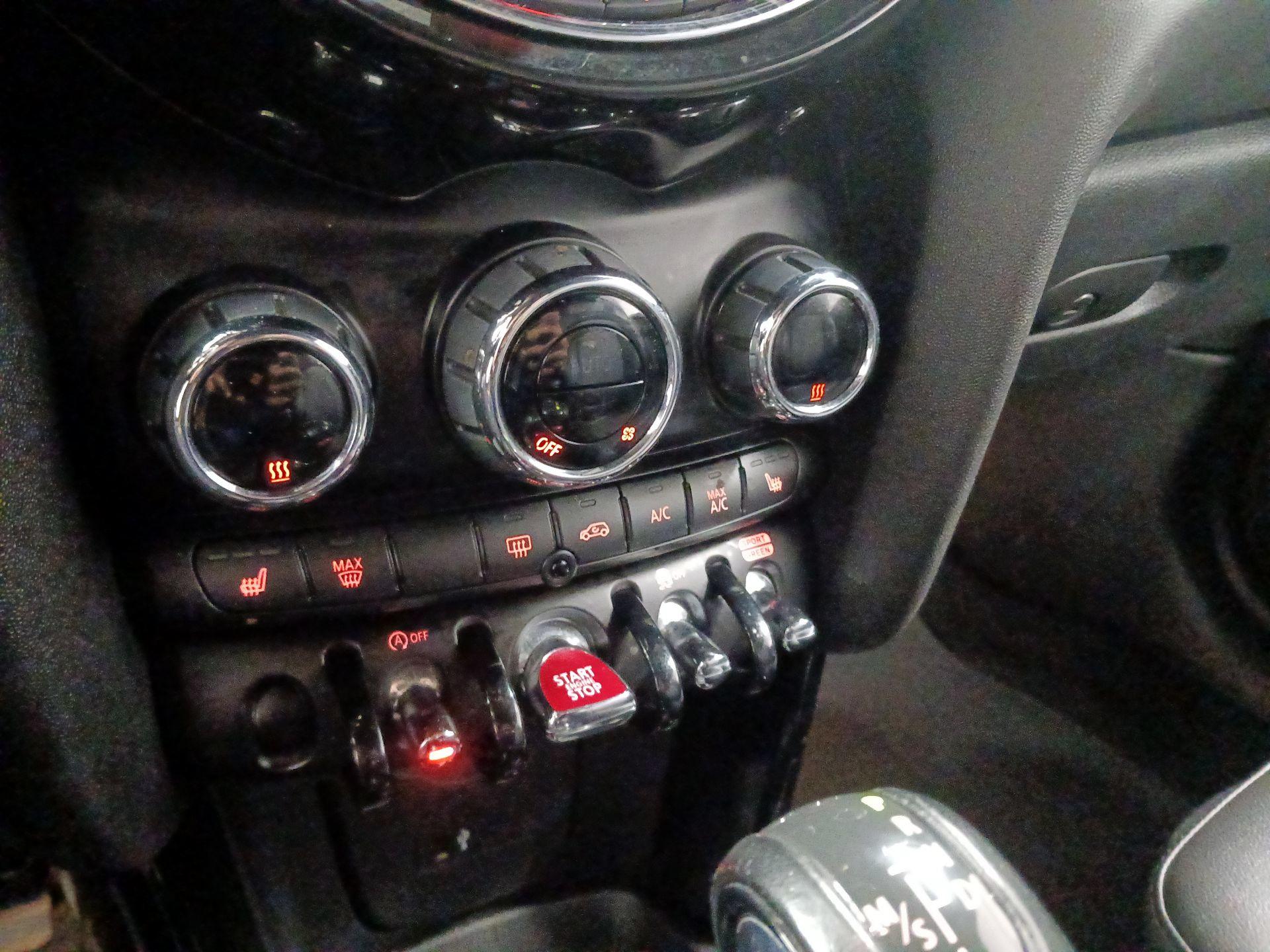 Thumbnail: 2019 MINI Cooper - 15