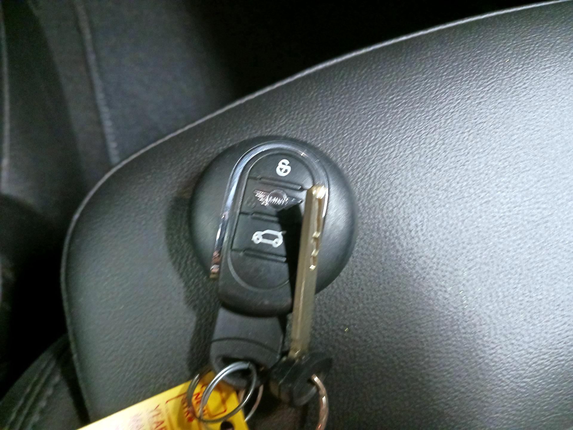 Thumbnail: 2019 MINI Cooper - 19