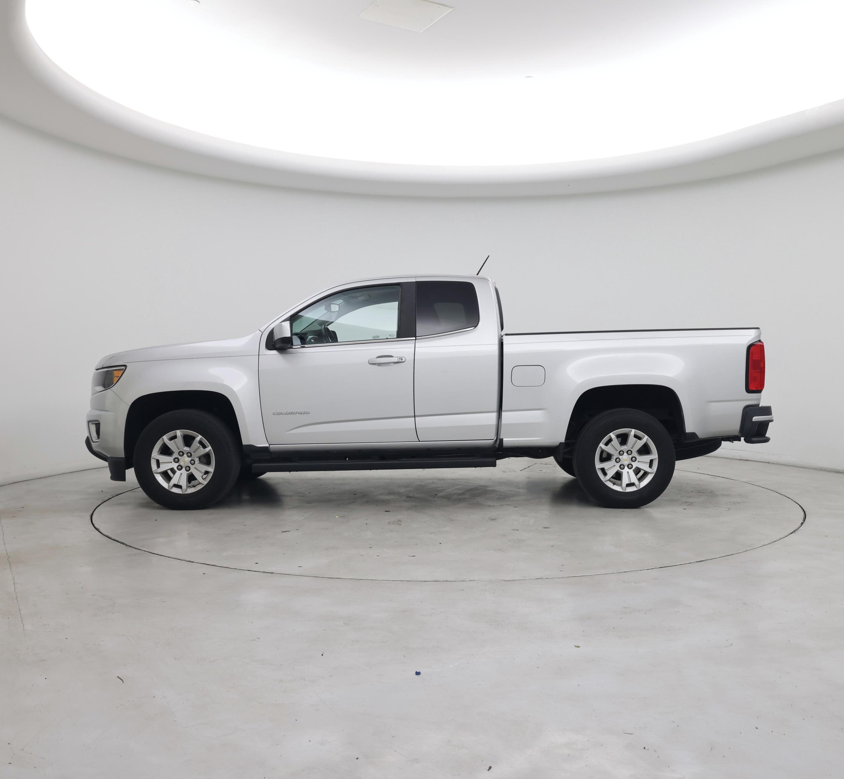 Thumbnail: 2018 Chevrolet Colorado - 3