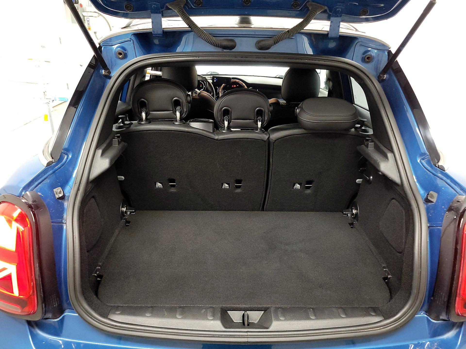 Thumbnail: 2023 MINI Cooper Hardtop - 17