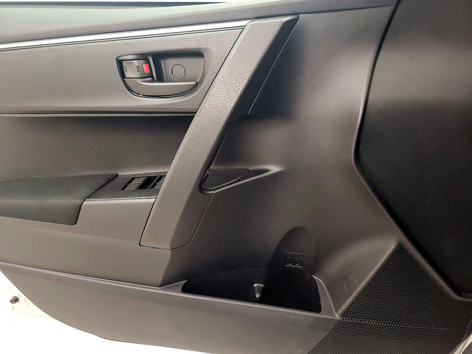 Thumbnail: 2014 Toyota Corolla - 12