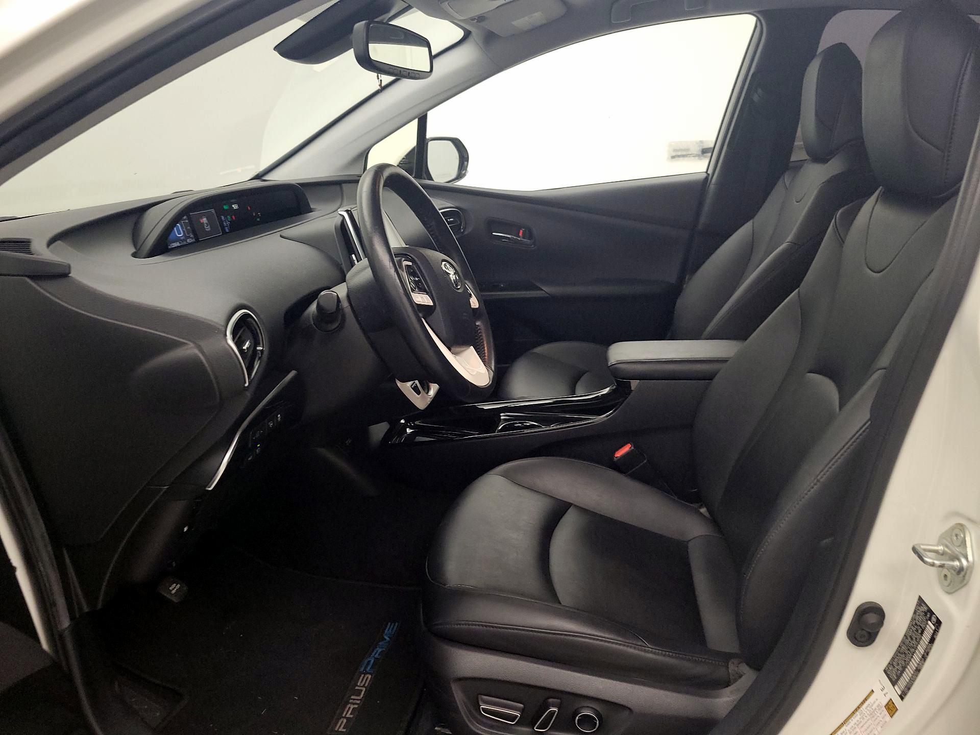 Thumbnail: 2017 Toyota Prius Prime - 11