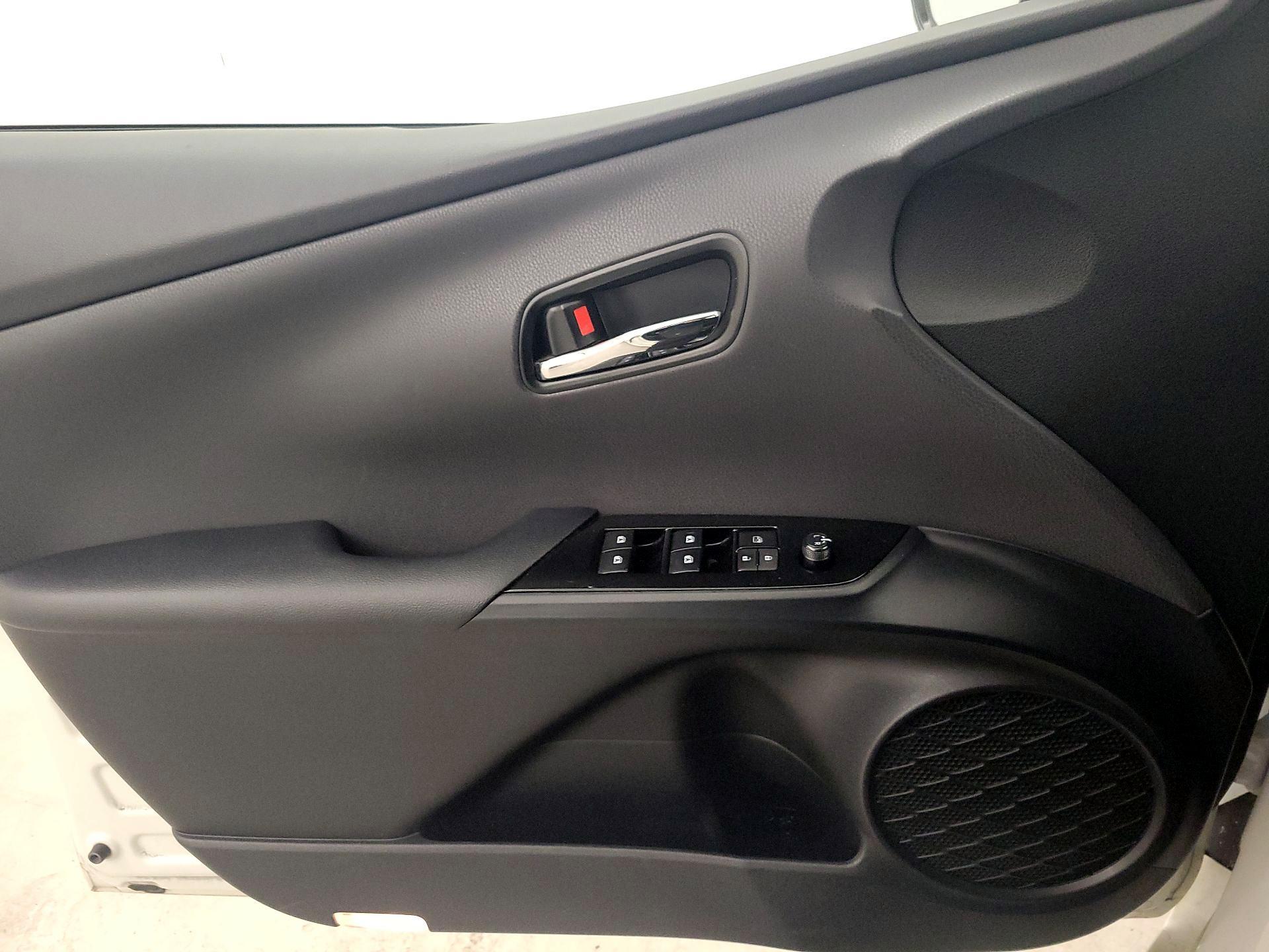 Thumbnail: 2017 Toyota Prius Prime - 12