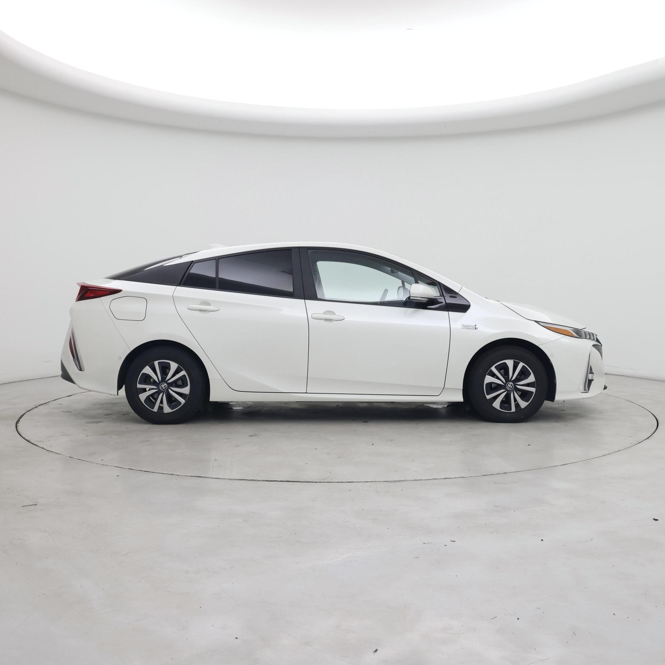 Thumbnail: 2017 Toyota Prius Prime - 7