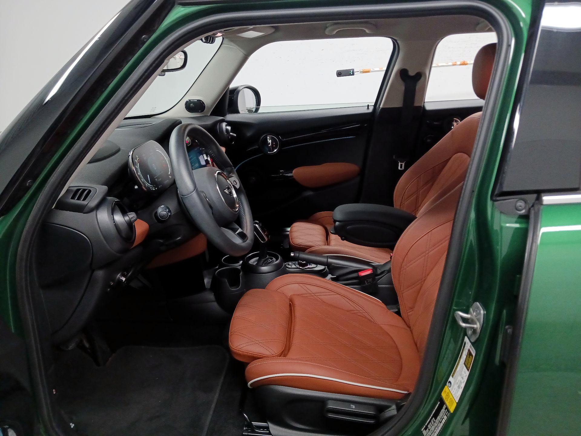 Thumbnail: 2022 MINI Cooper Hardtop - 11