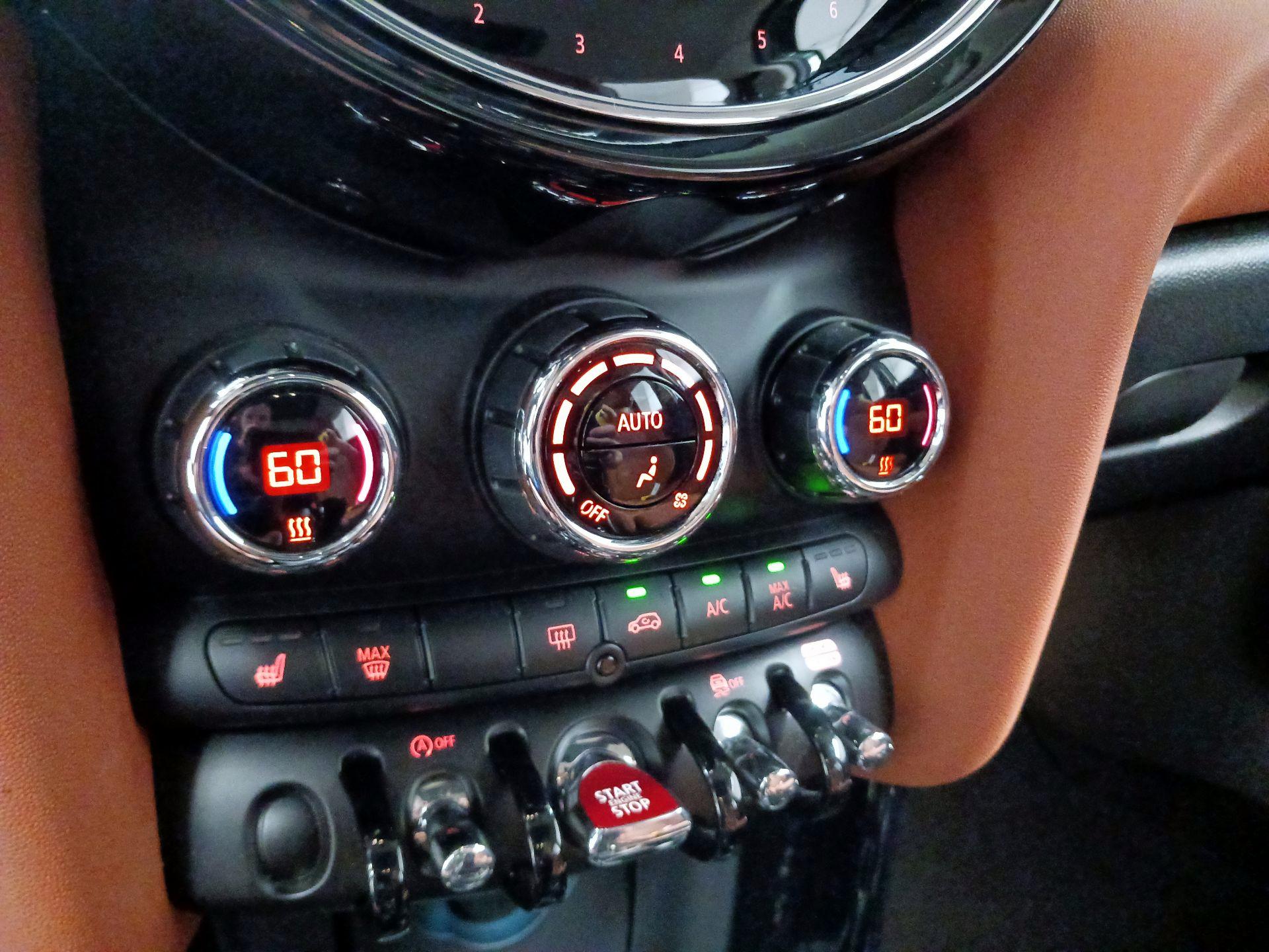 Thumbnail: 2022 MINI Cooper Hardtop - 14