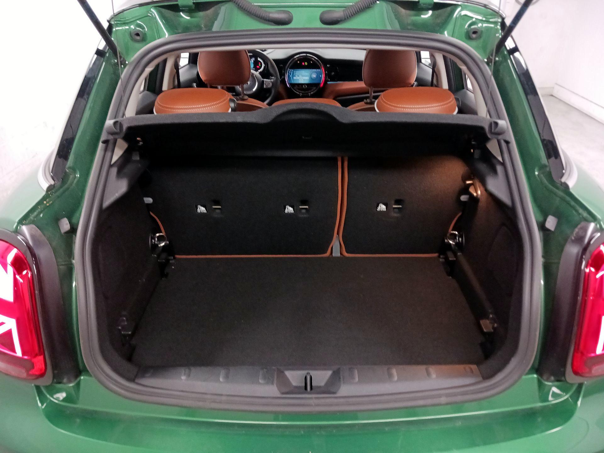 Thumbnail: 2022 MINI Cooper Hardtop - 17