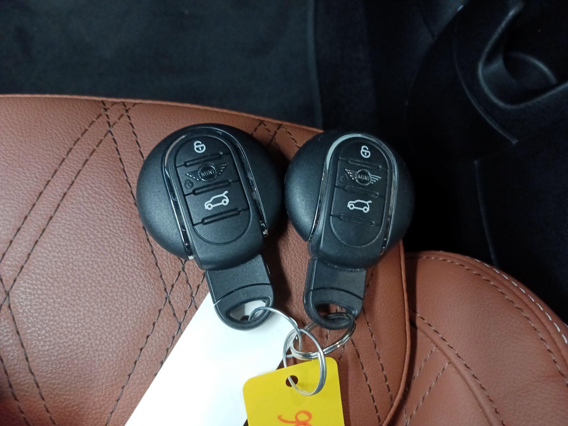 Thumbnail: 2022 MINI Cooper Hardtop - 19