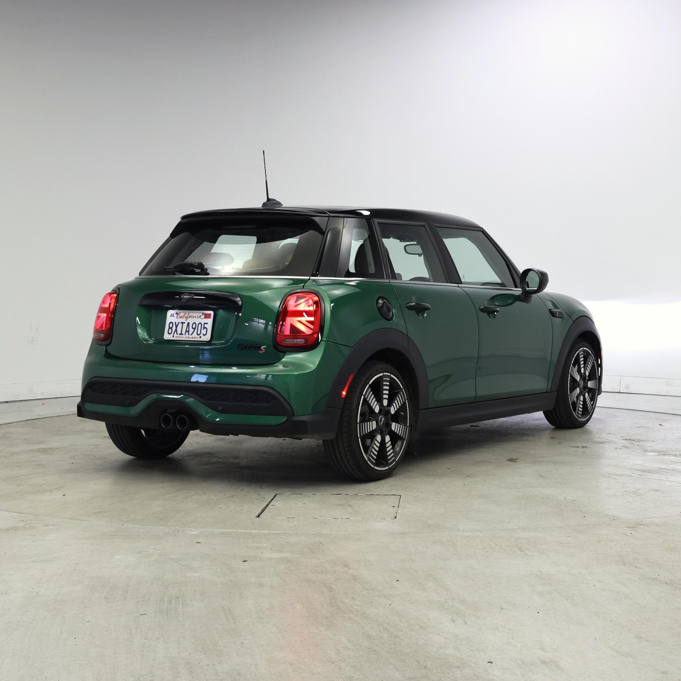 Thumbnail: 2022 MINI Cooper Hardtop - 8