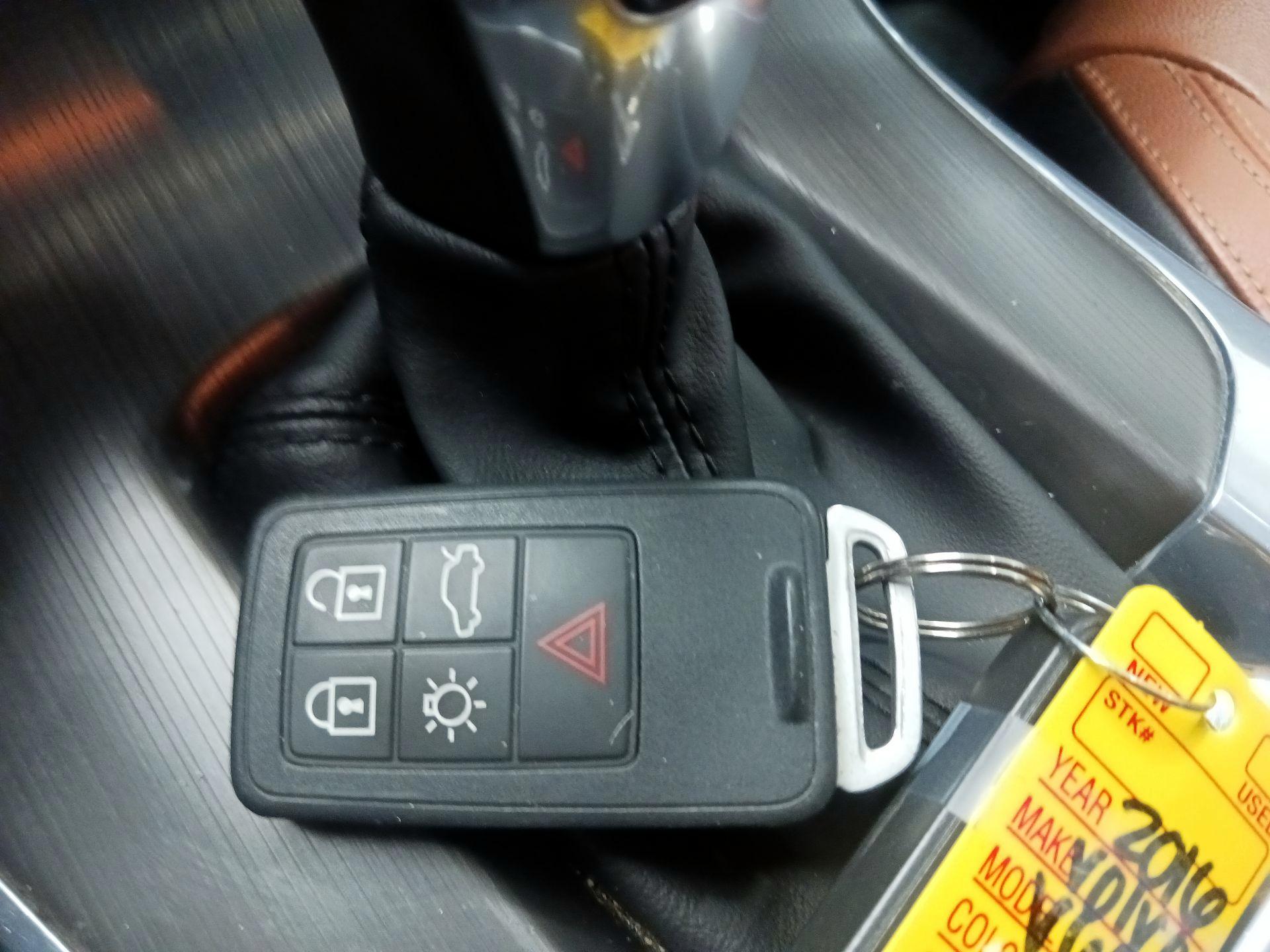 Thumbnail: 2016 Volvo V60 - 19