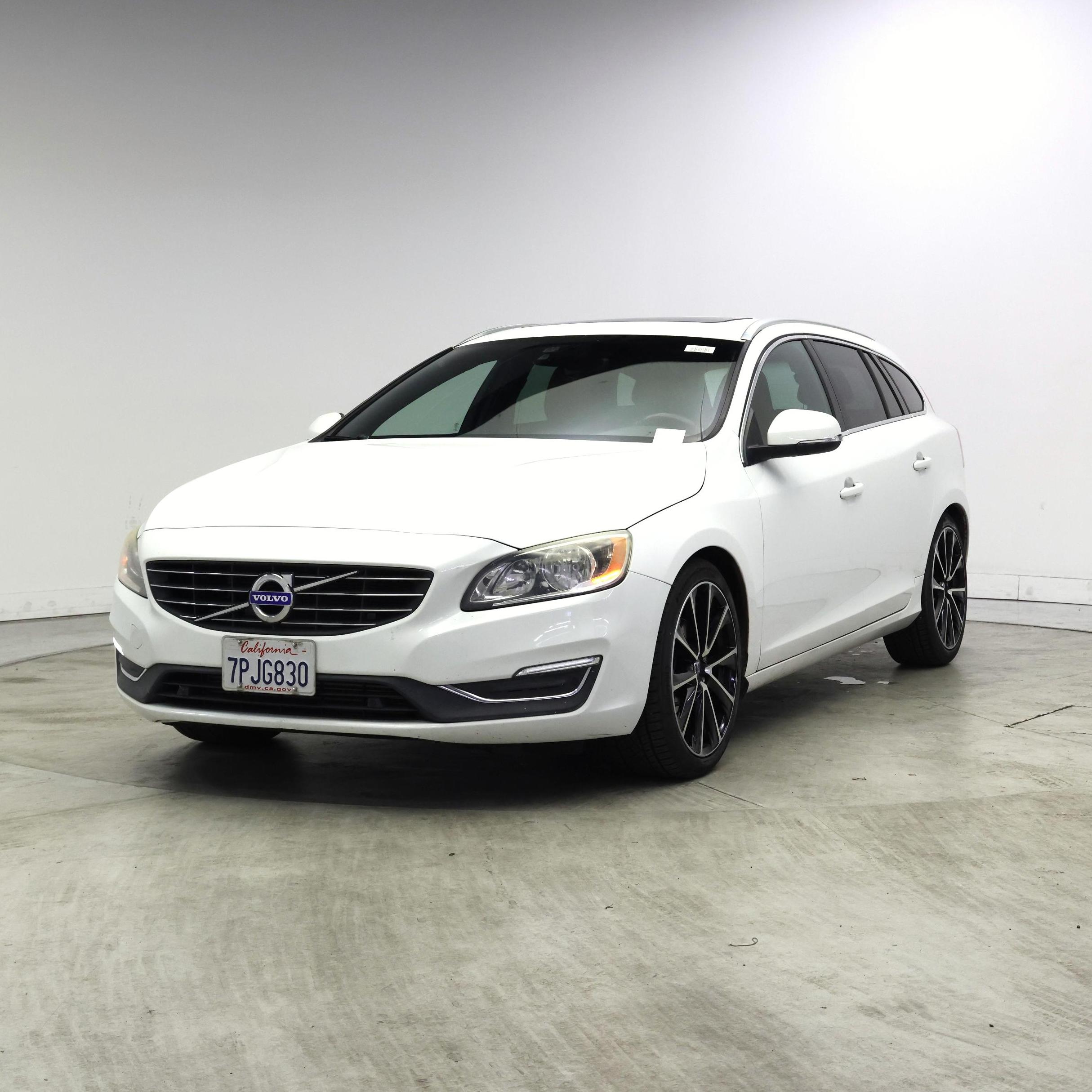 Thumbnail: 2016 Volvo V60 - 4
