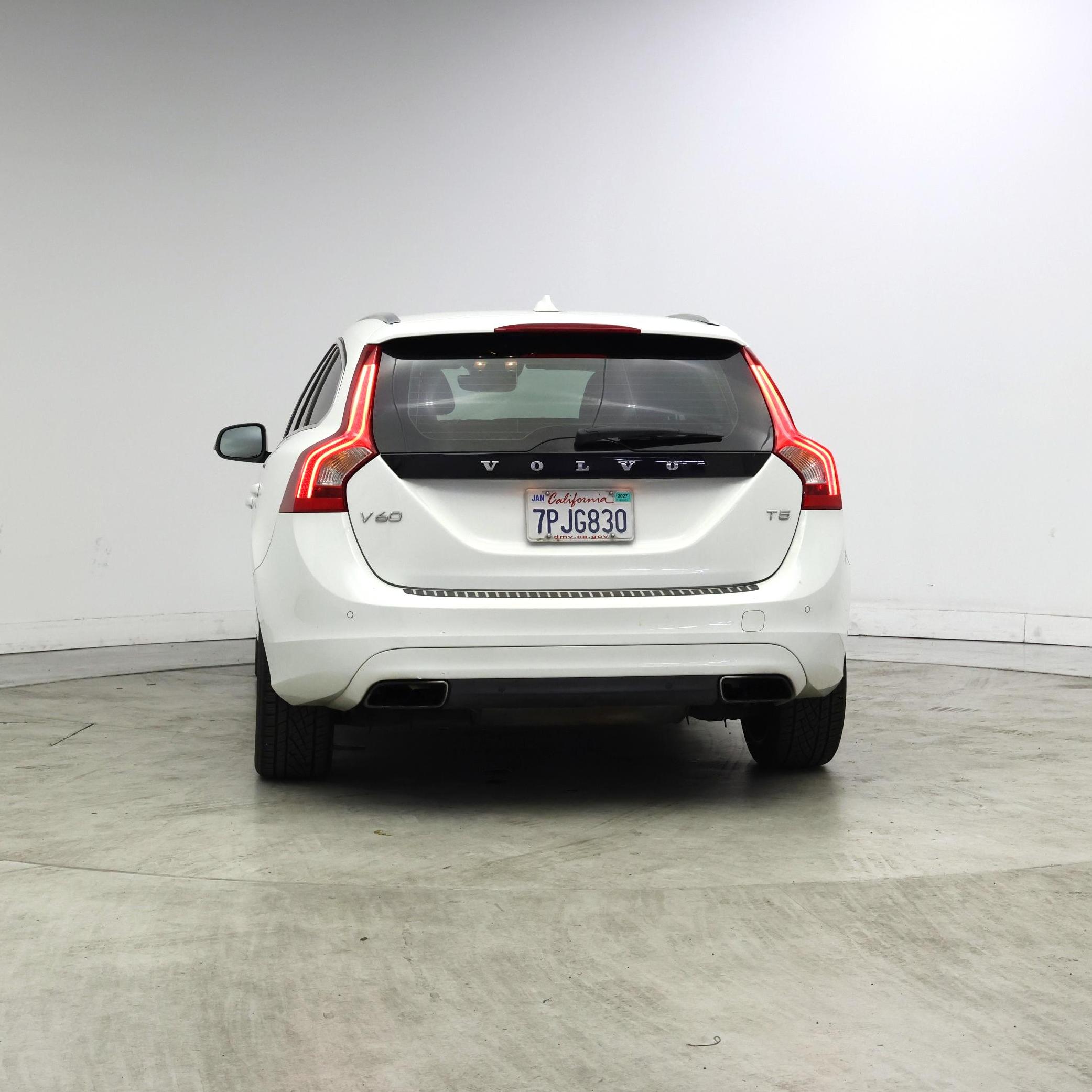 Thumbnail: 2016 Volvo V60 - 6