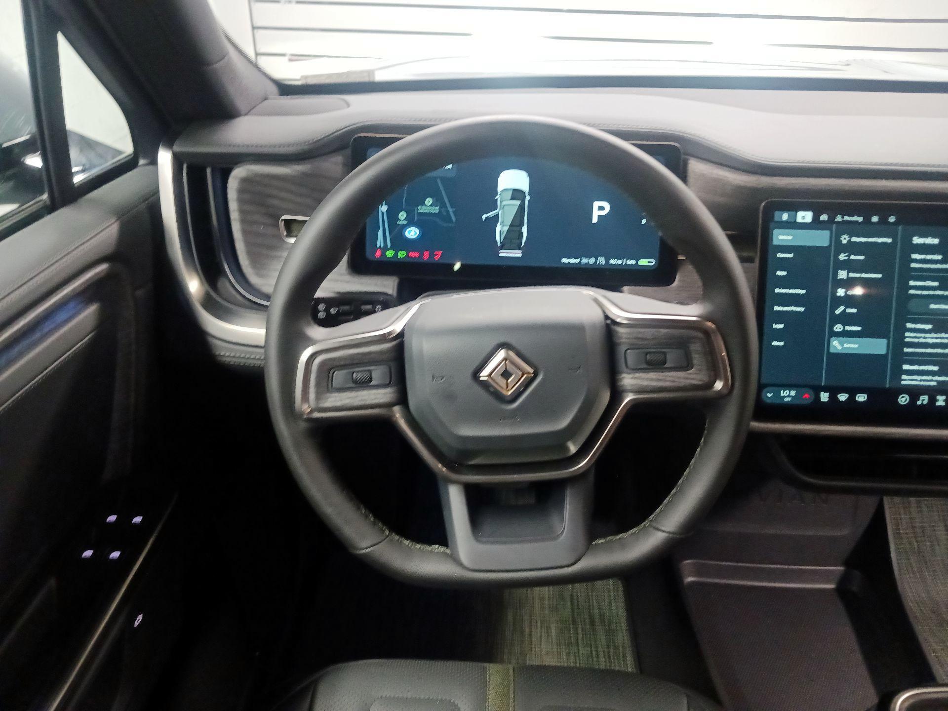 Thumbnail: 2026 Rivian R1S - 10