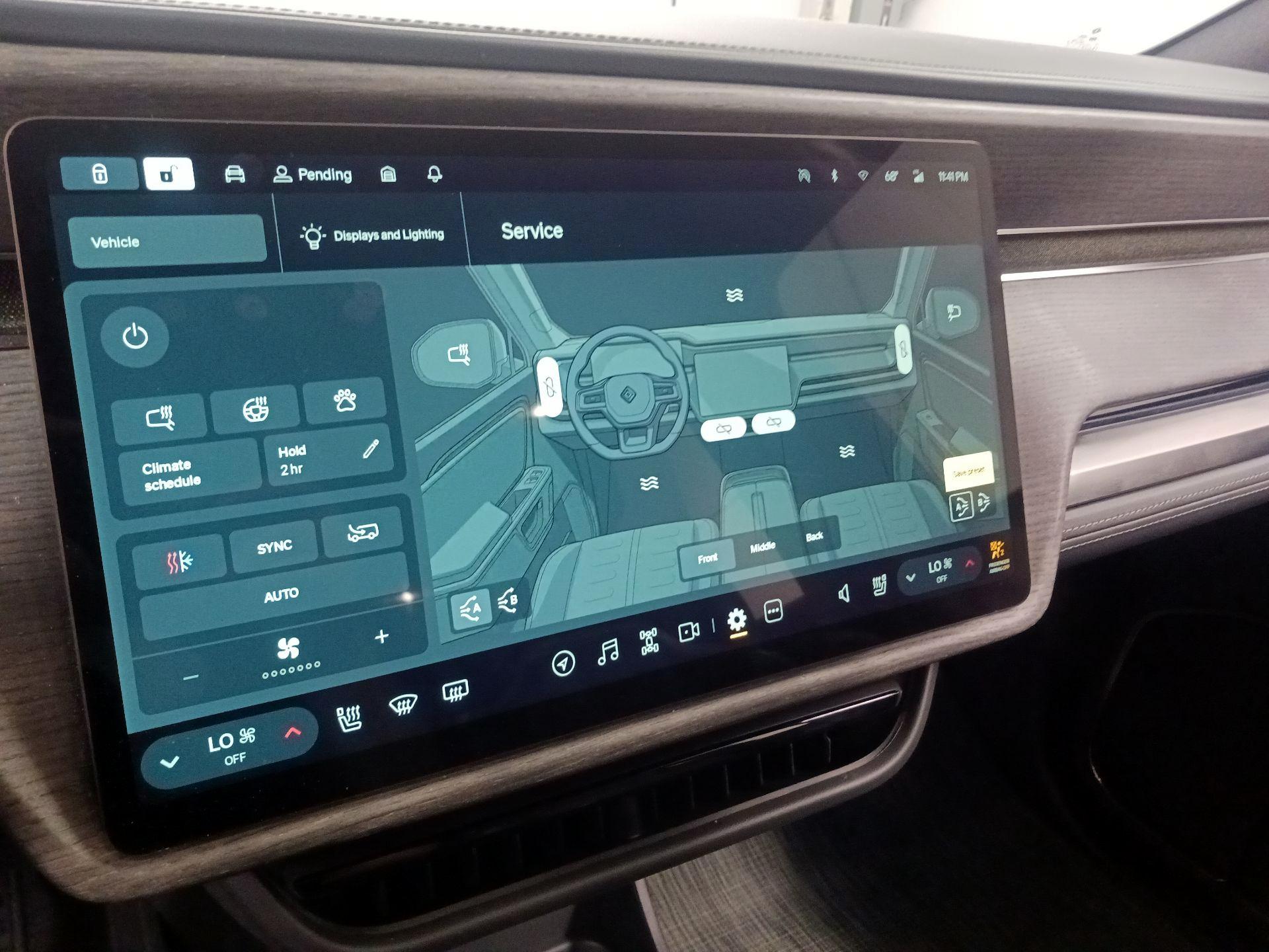 Thumbnail: 2026 Rivian R1S - 14