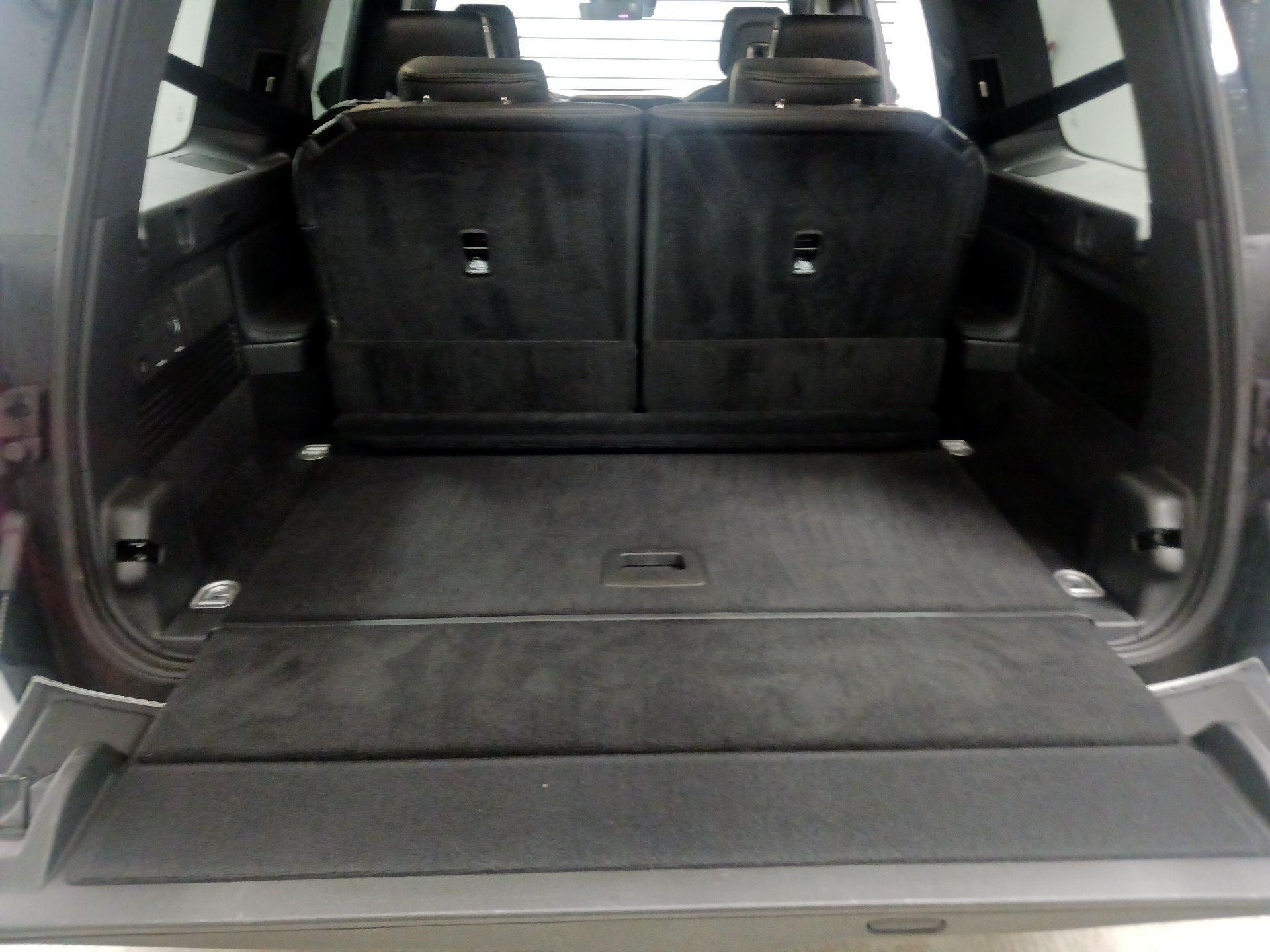 Thumbnail: 2026 Rivian R1S - 17