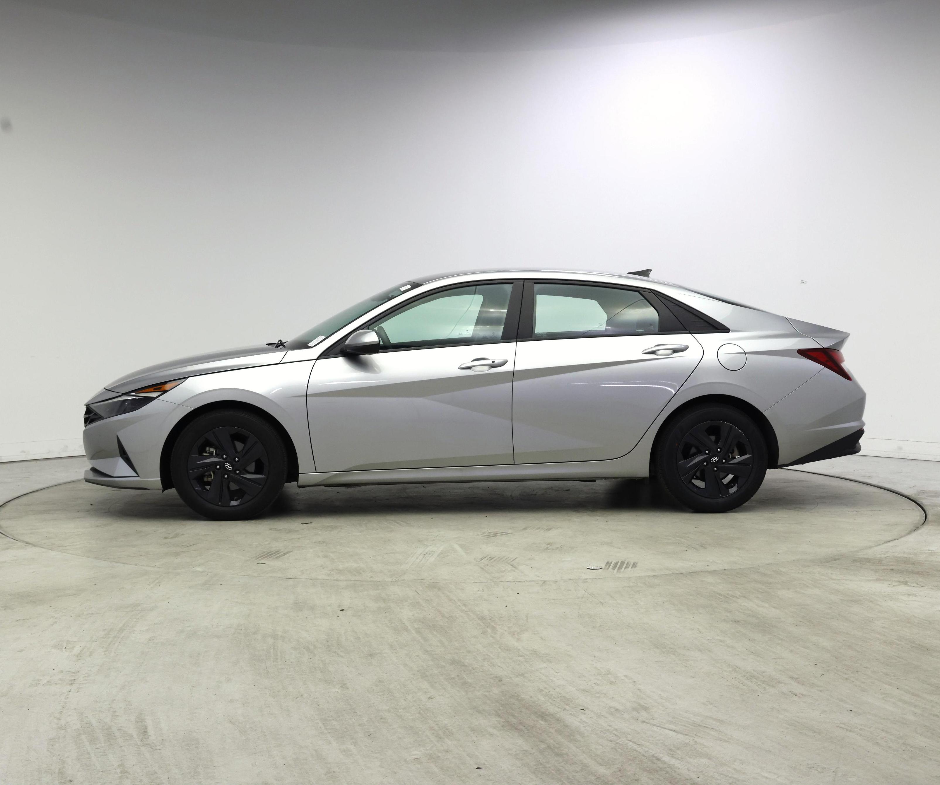 Thumbnail: 2023 Hyundai Elantra - 3