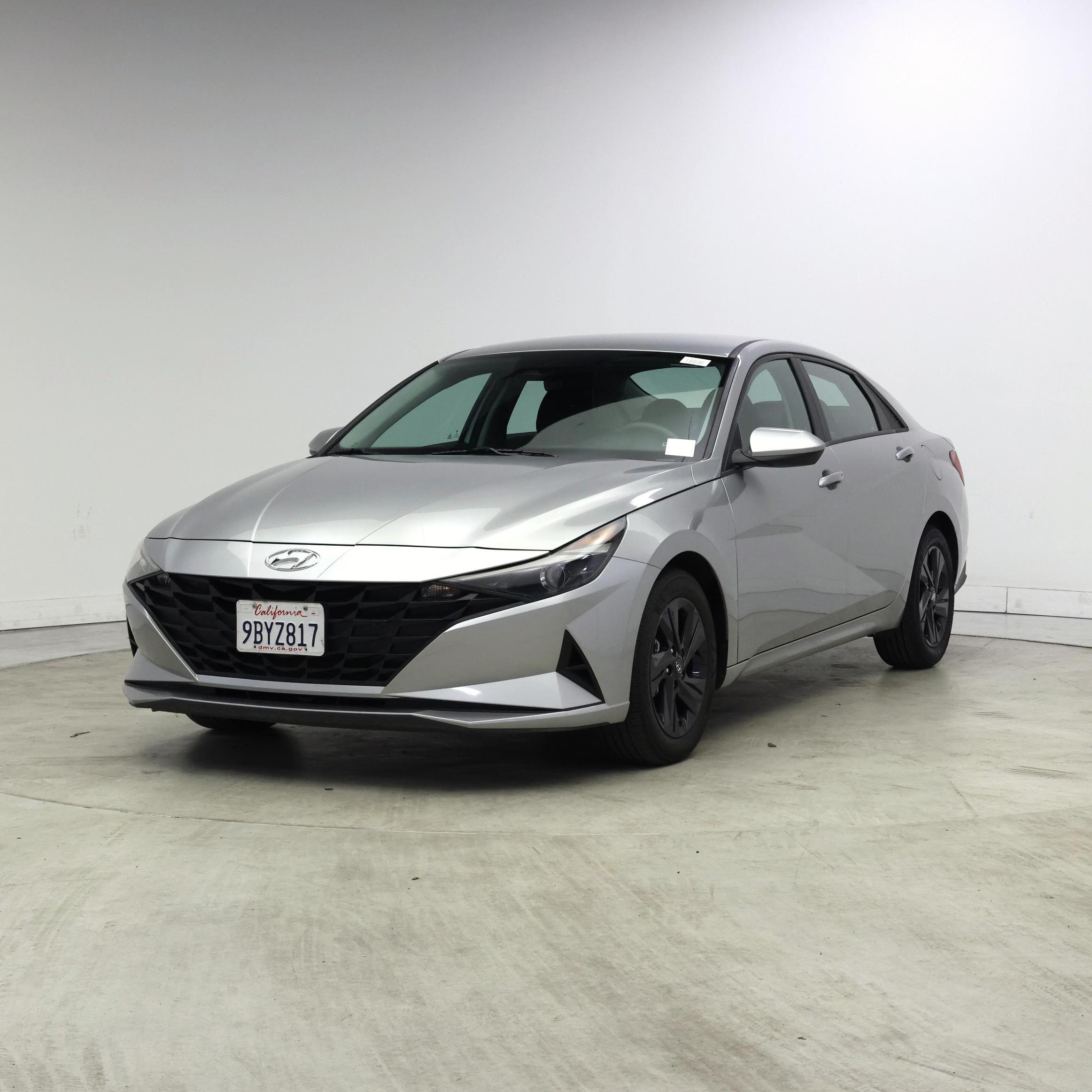 Thumbnail: 2023 Hyundai Elantra - 4