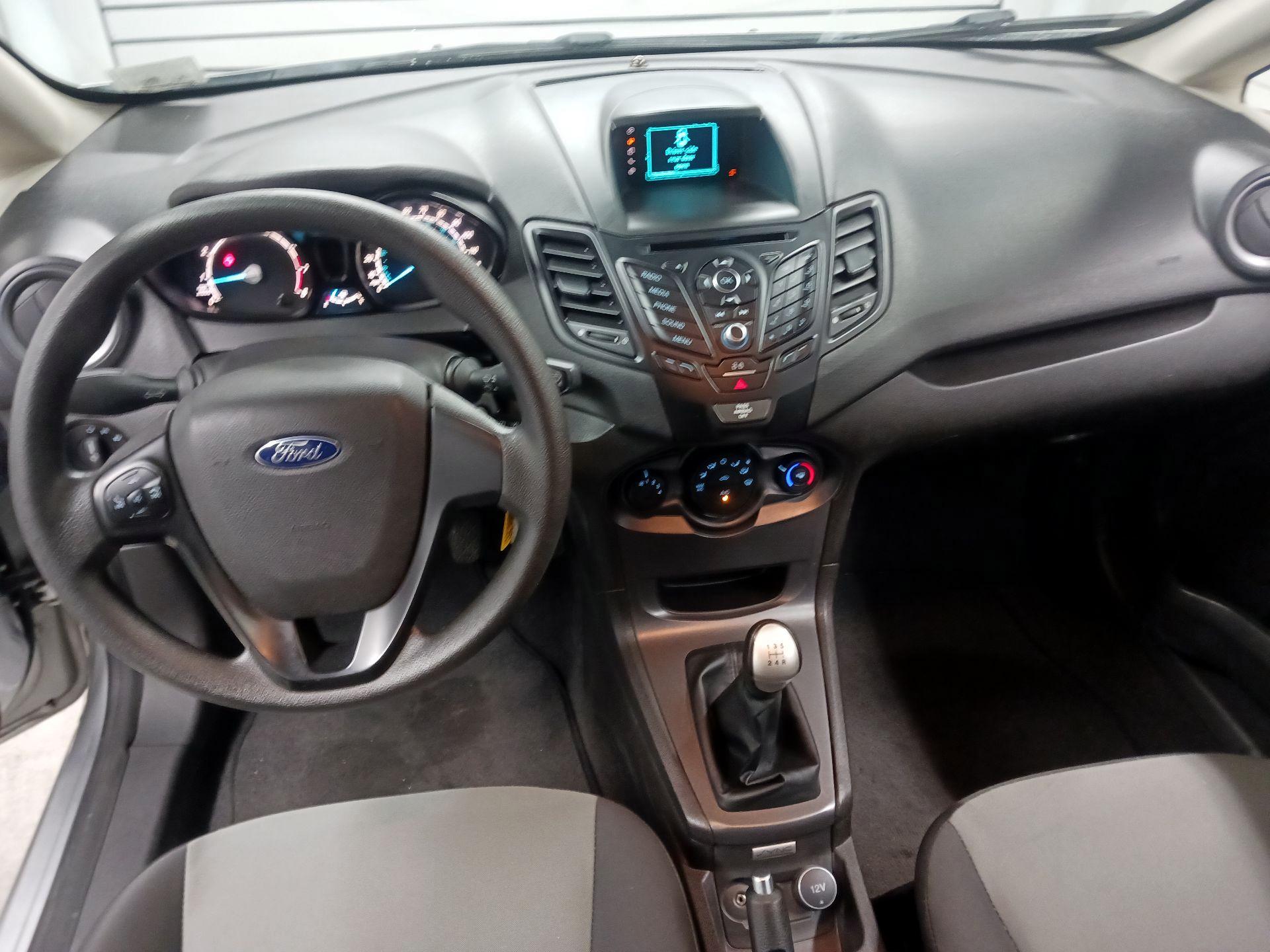 Thumbnail: 2016 Ford Fiesta - 9