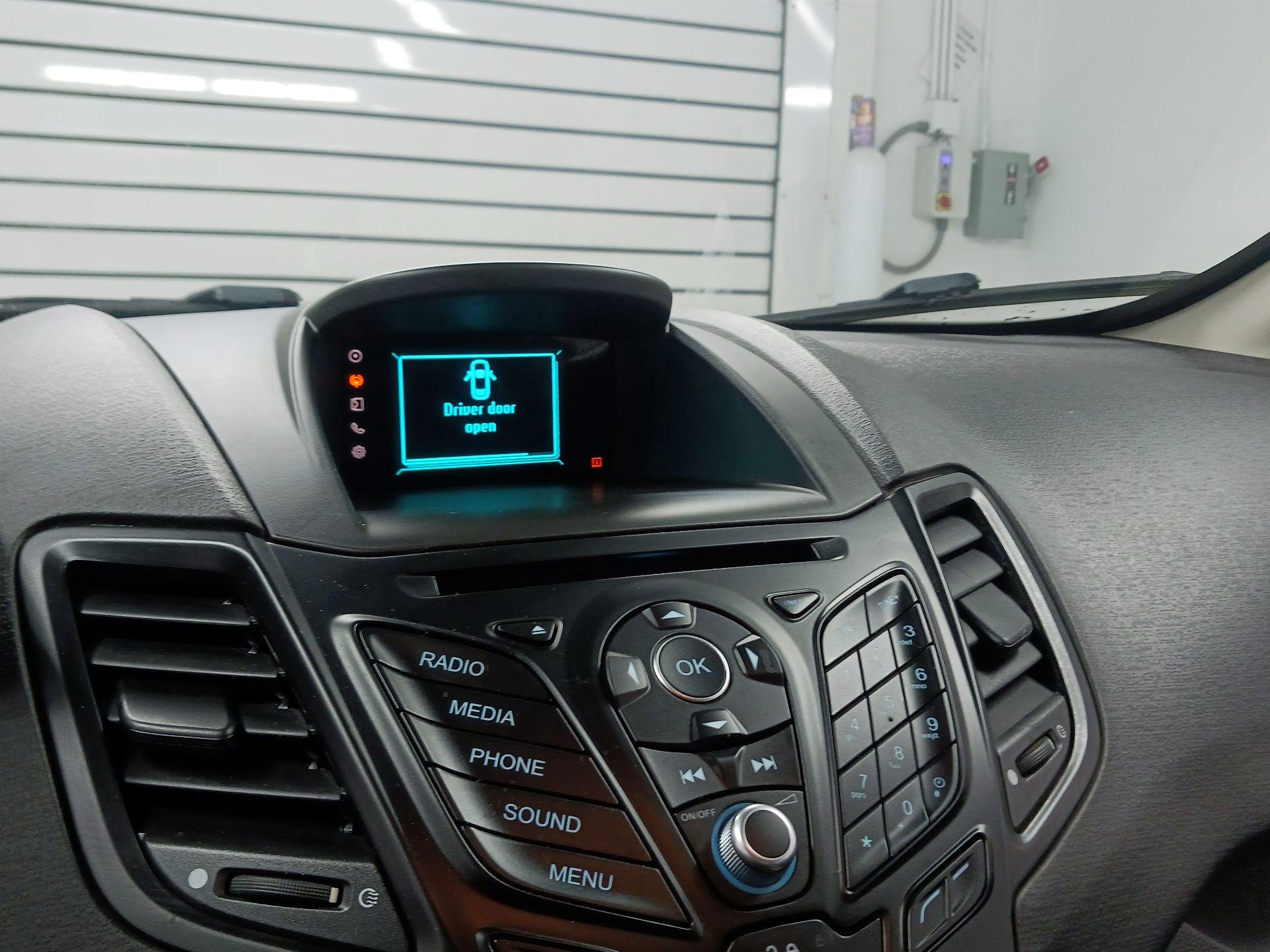 Thumbnail: 2016 Ford Fiesta - 13