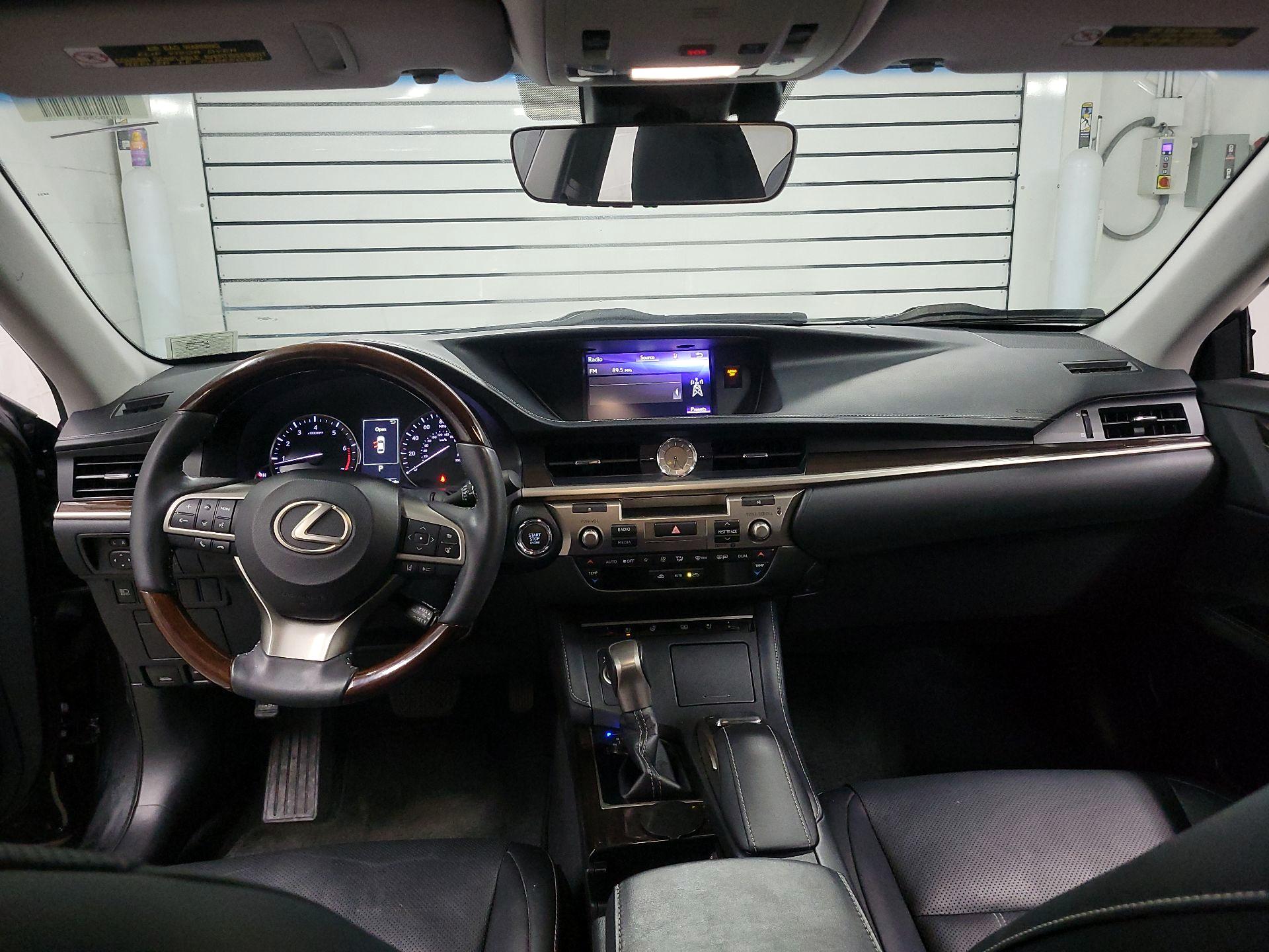 Thumbnail: 2018 Lexus ES - 9