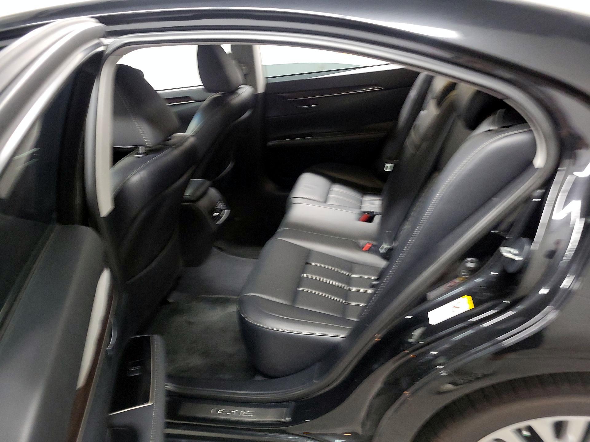 Thumbnail: 2018 Lexus ES - 17