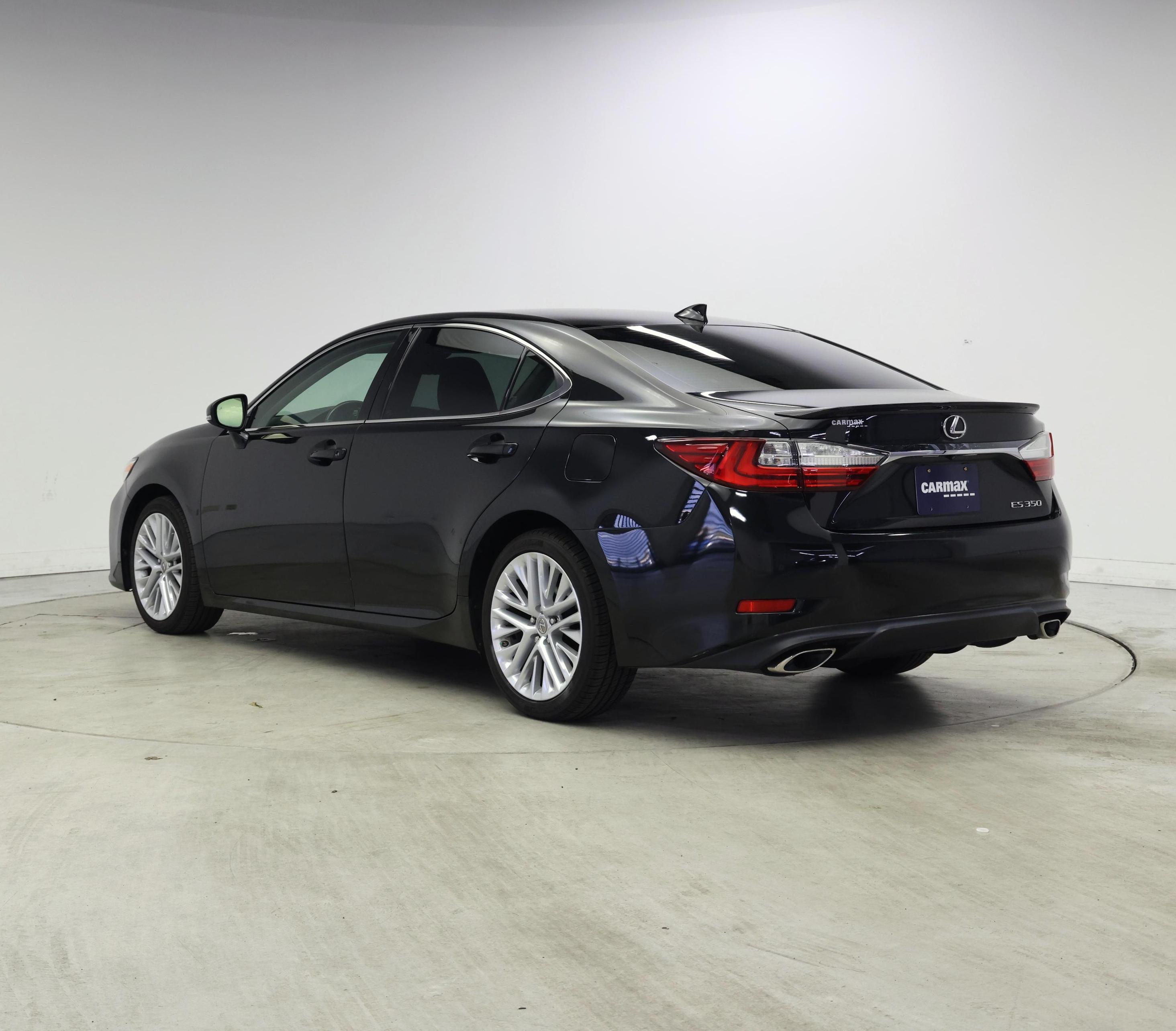 Thumbnail: 2018 Lexus ES - 2