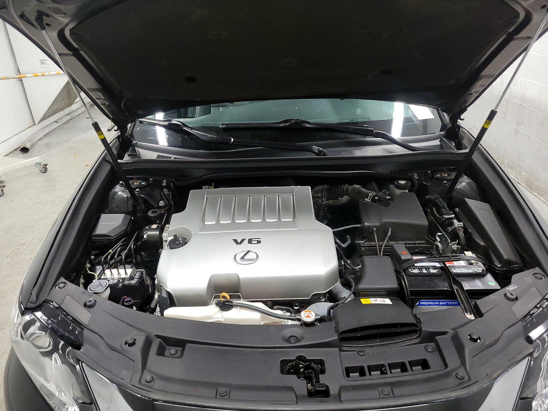 Thumbnail: 2018 Lexus ES - 19